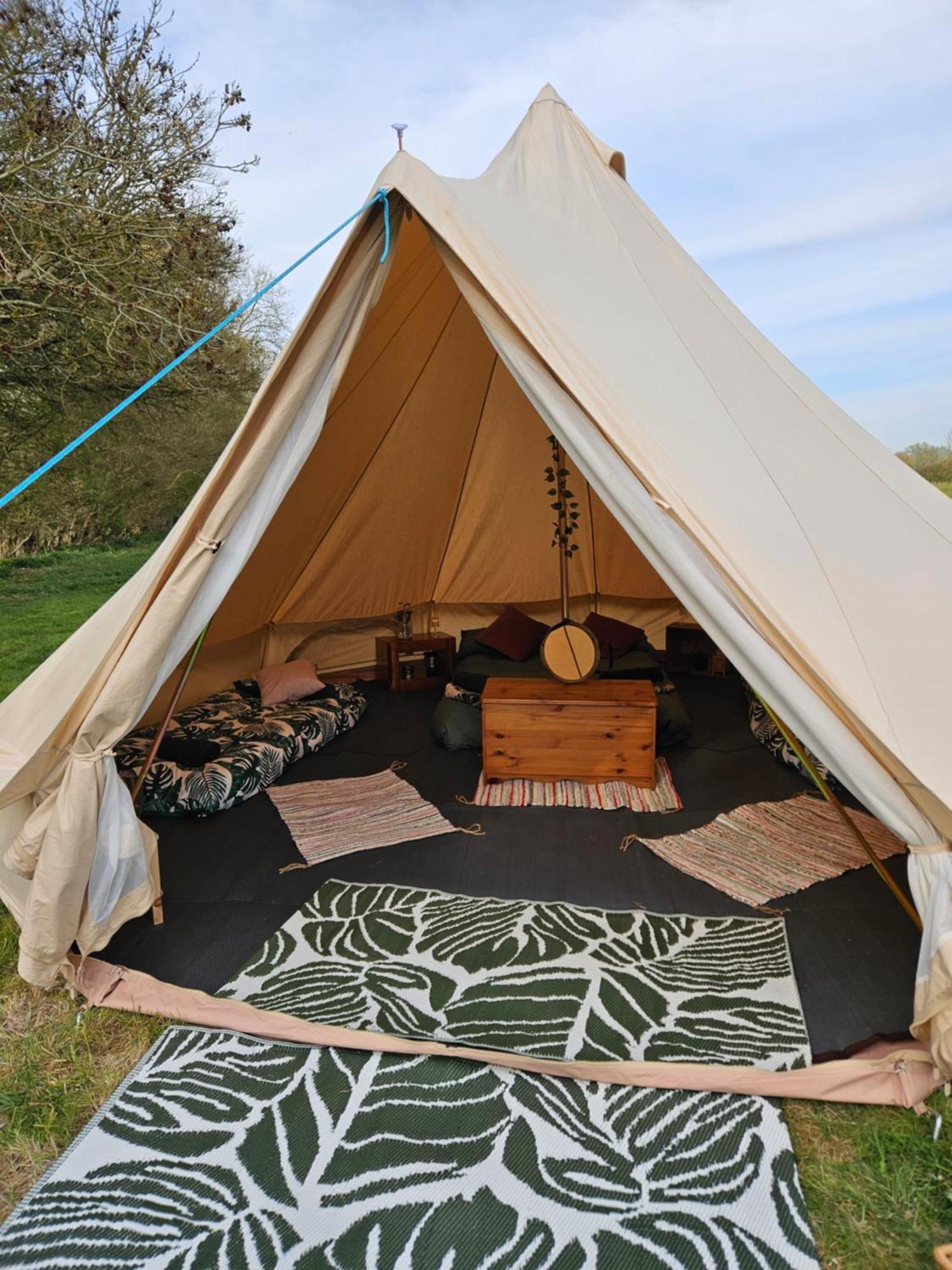Luxury tent Readers Field Glamping *