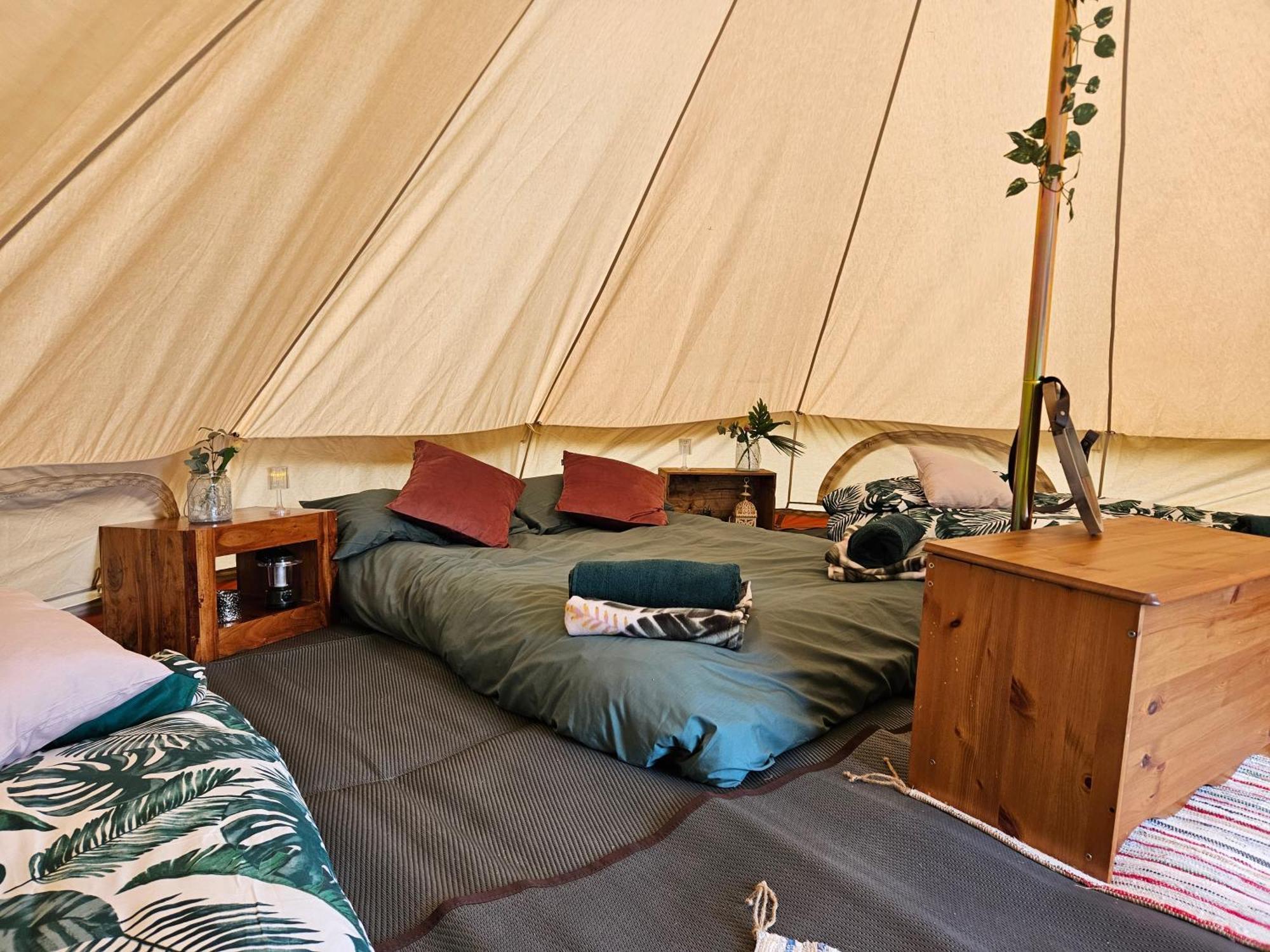 Luxury tent Readers Field Glamping
