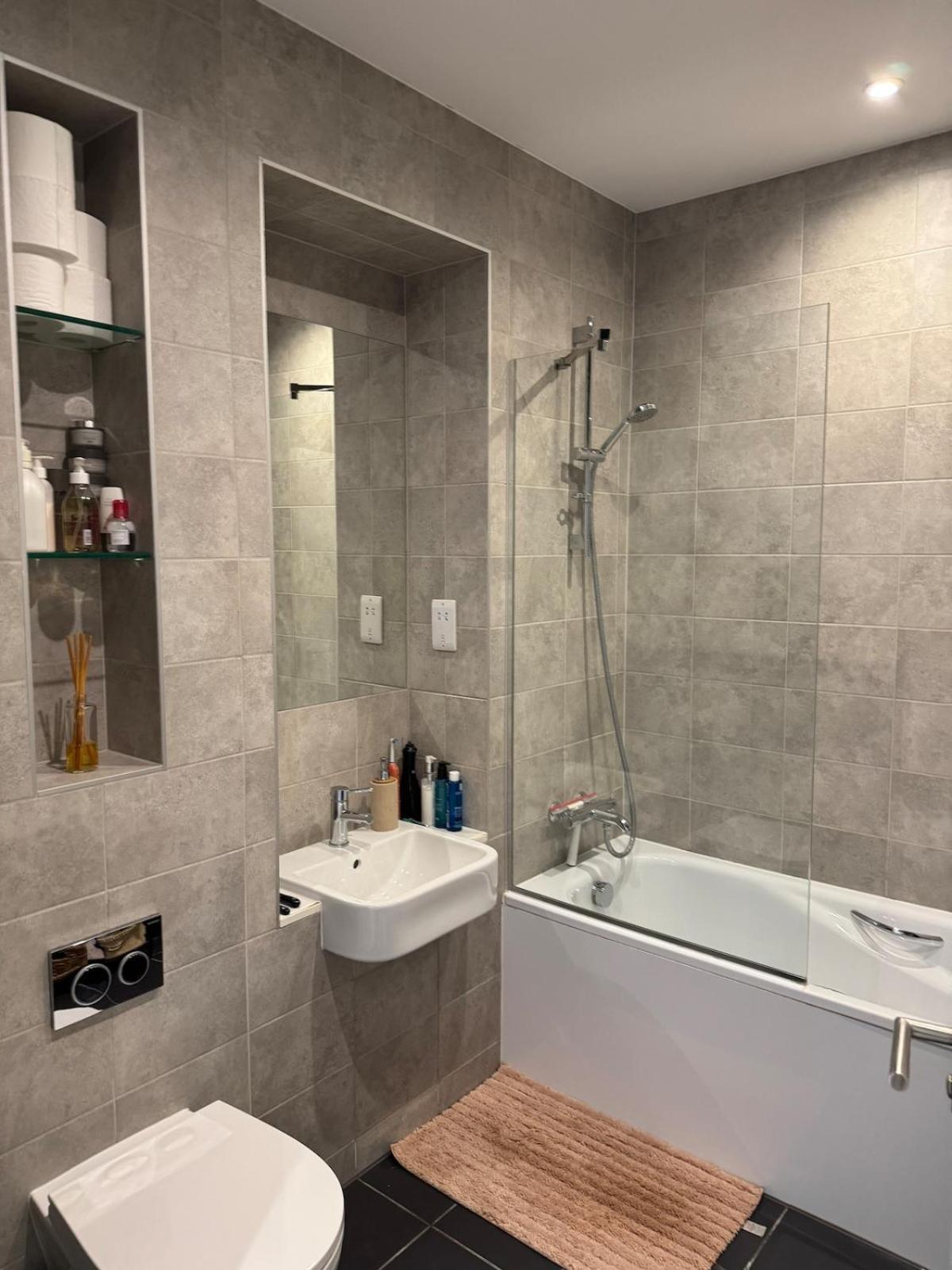 Stylish 1-bed New-build Flat Near Notting Hill Apartment London
