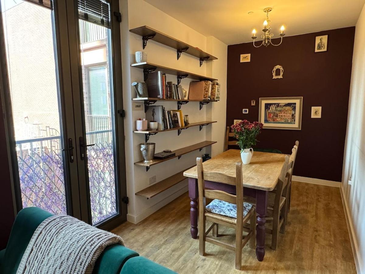 Stylish 1-bed New-build Flat Near Notting Hill Apartment
