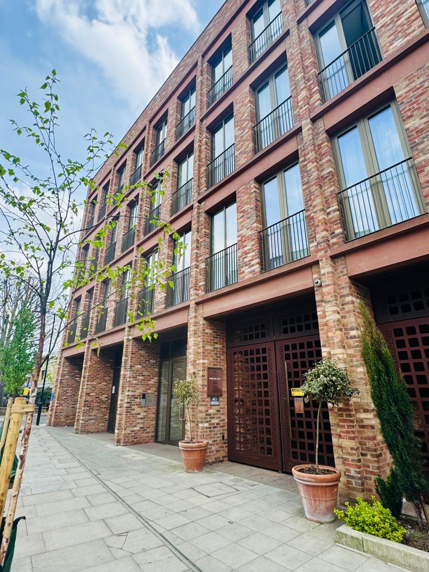 Stylish 1-bed New-build Flat Near Notting Hill * London