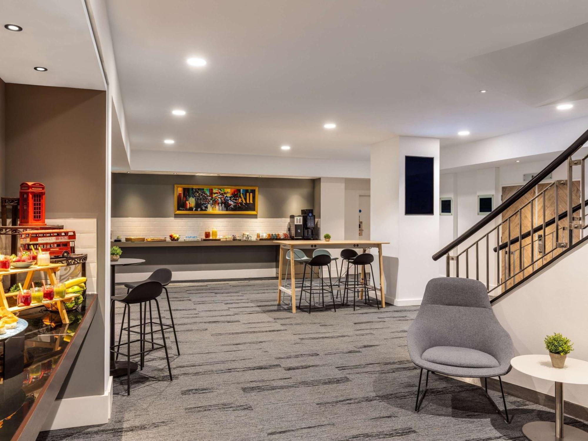 Novotel Tower Bridge Hotel 4*