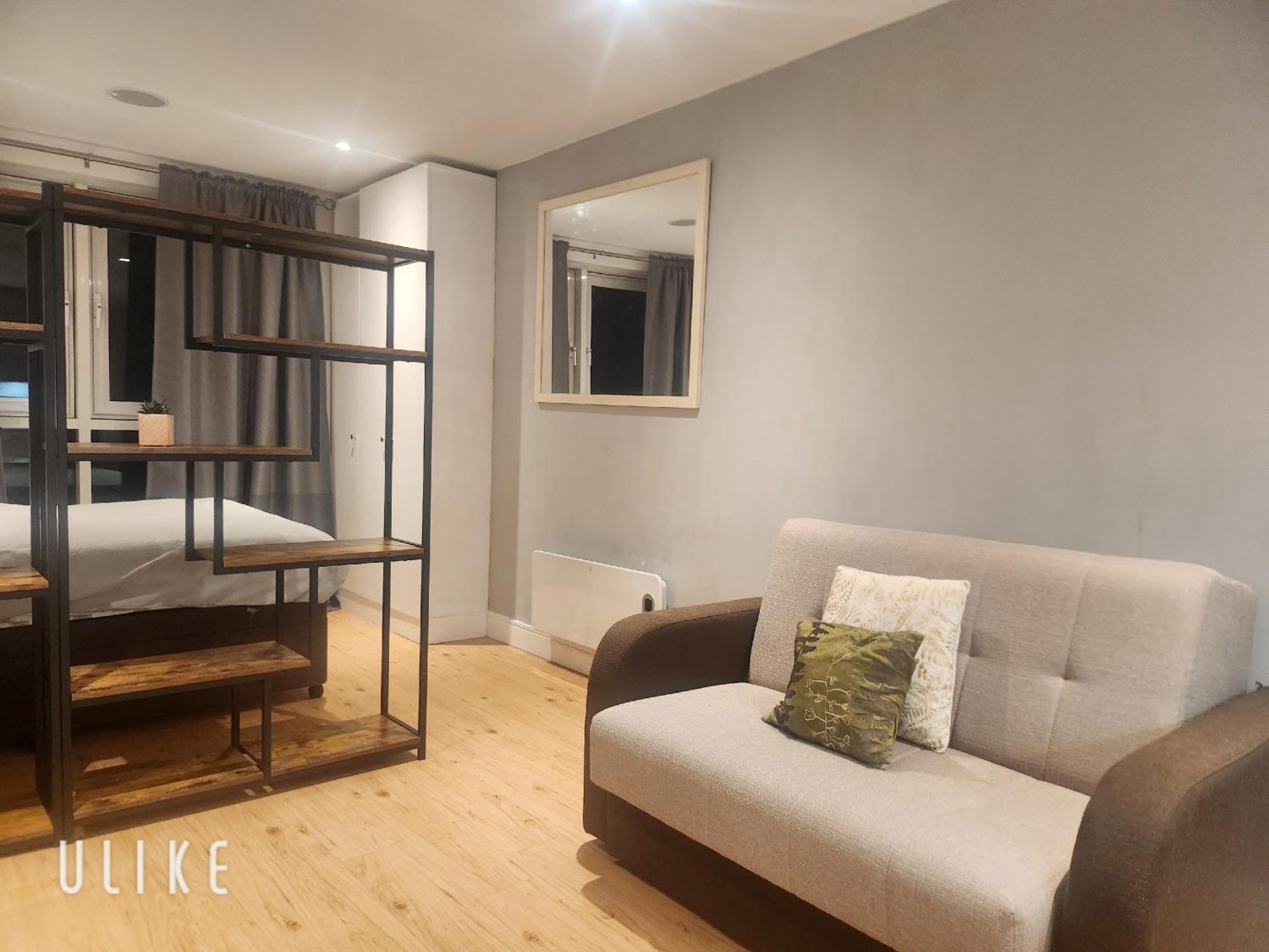 Chelsea In London--24 Gym Apartment London