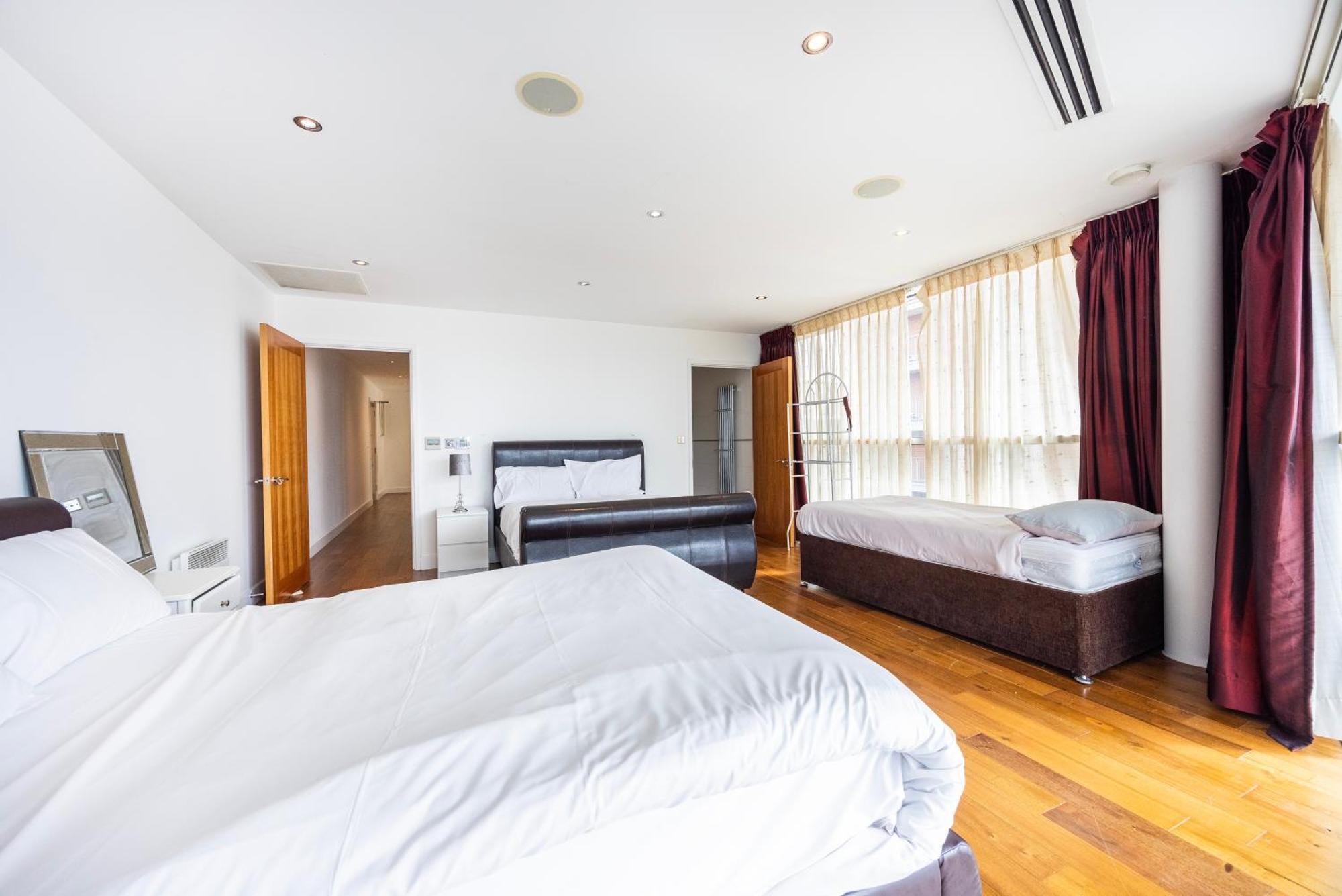 Apartment Western Excel London