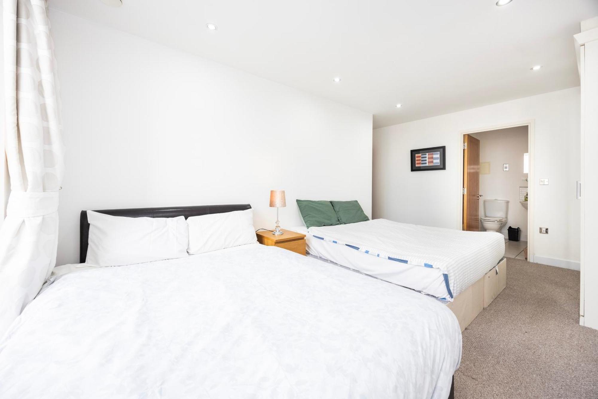 Apartment Western Excel London