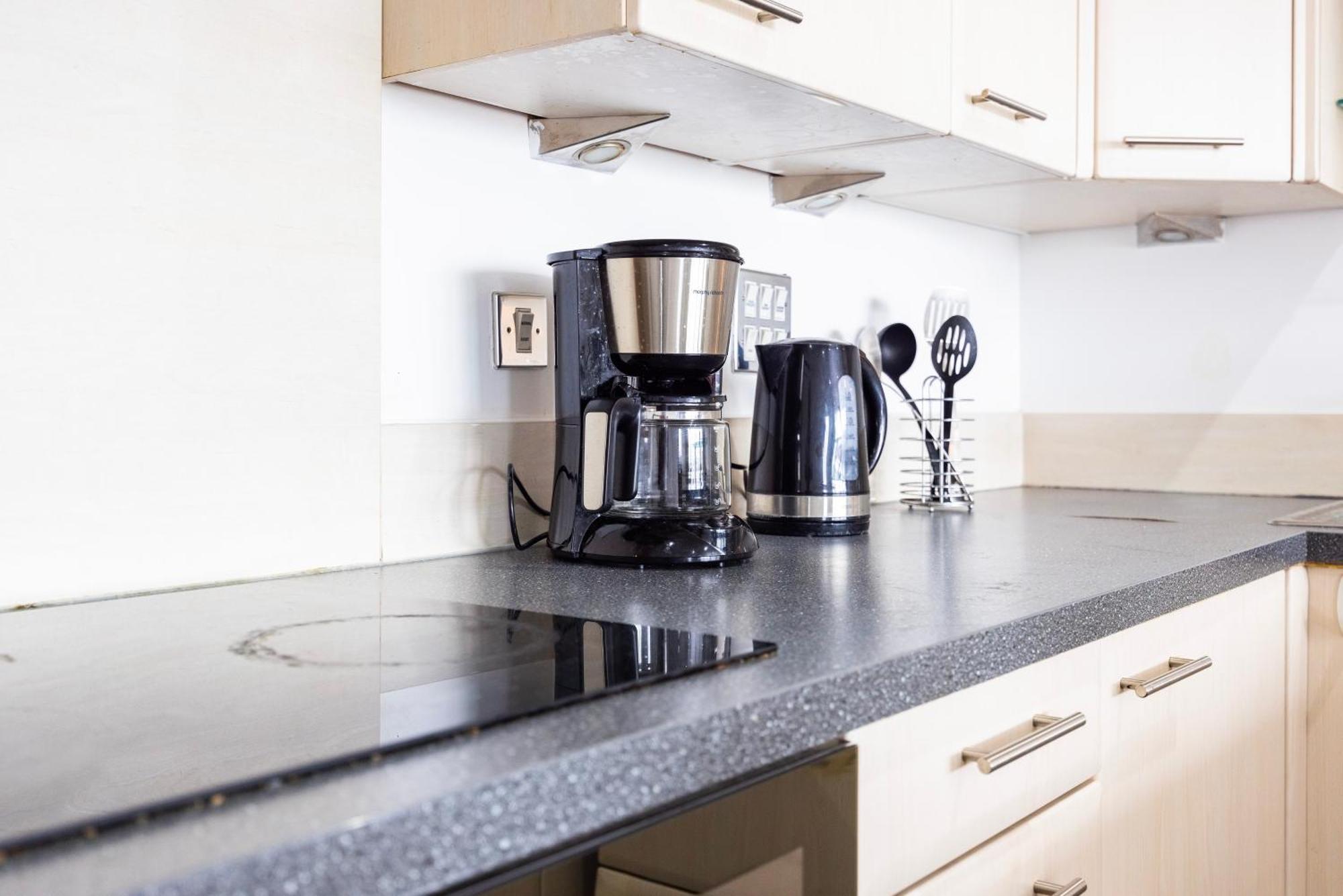 Apartment Western Excel London