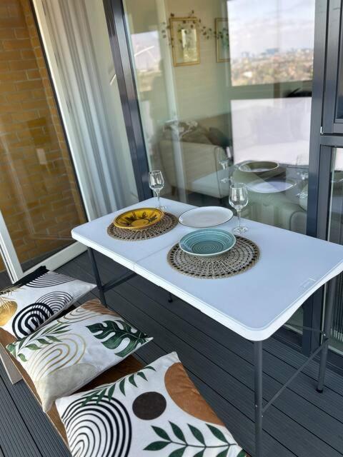 In A Panoramic Flat Homestay *