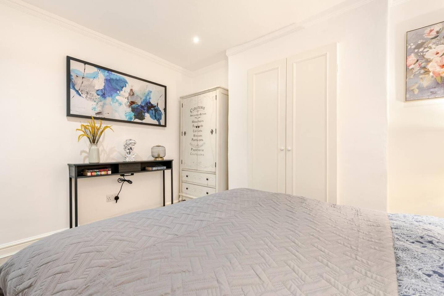 Spacious And Private By Royal Palace * London