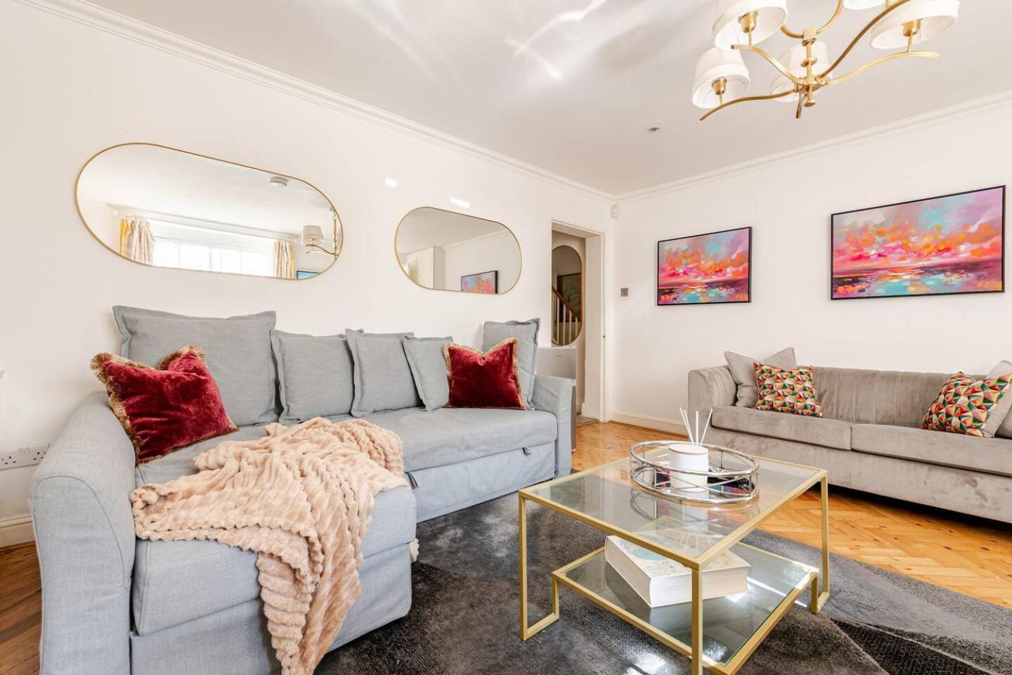 Apartment Spacious And Private By Royal Palace London