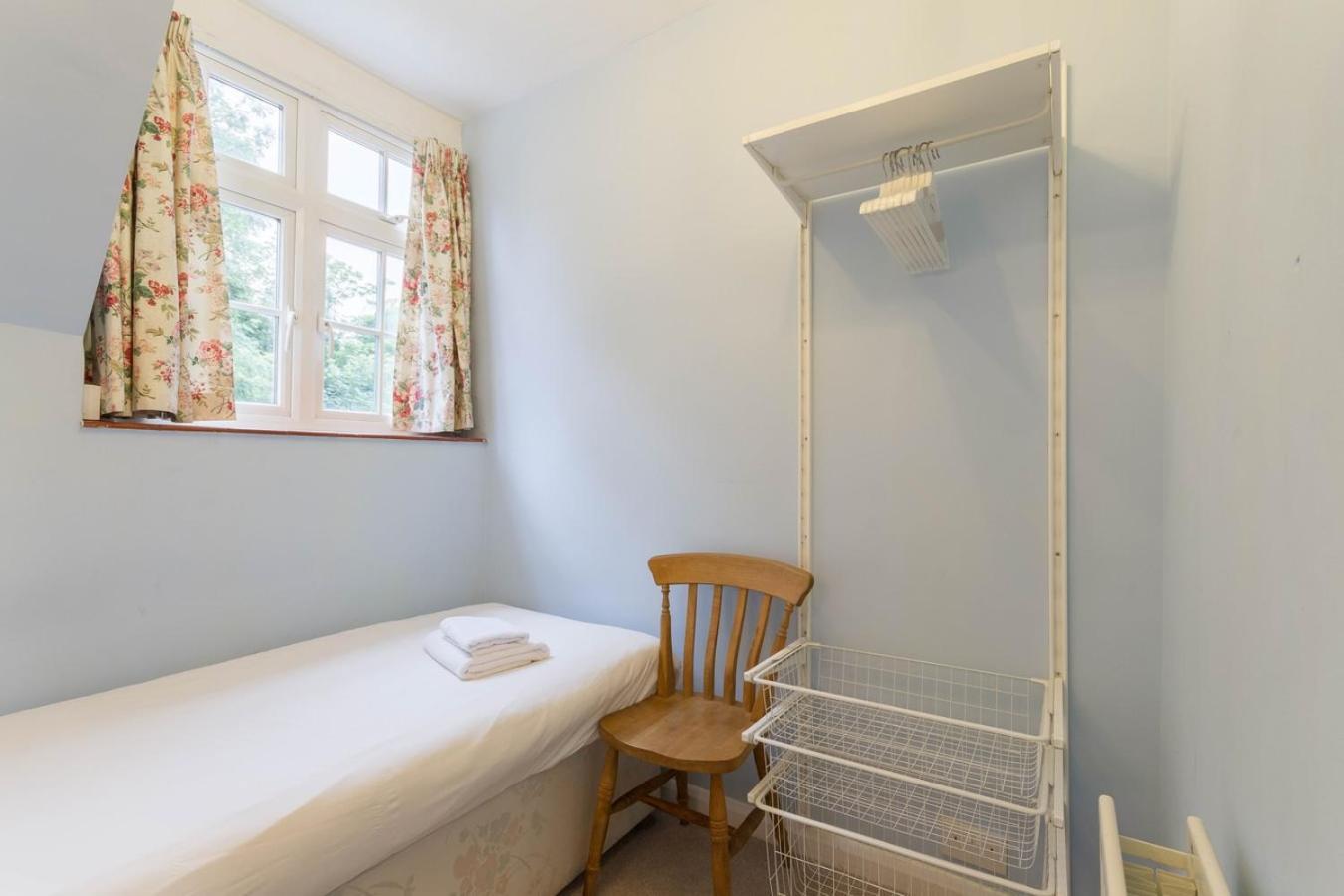New Cosy 2 Bedroom Detached House West Finchley Apartment *