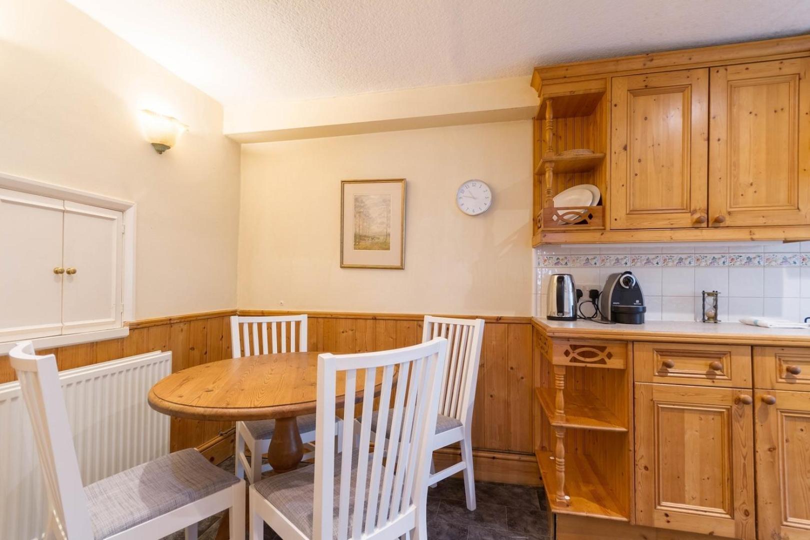 New Cosy 2 Bedroom Detached House West Finchley London