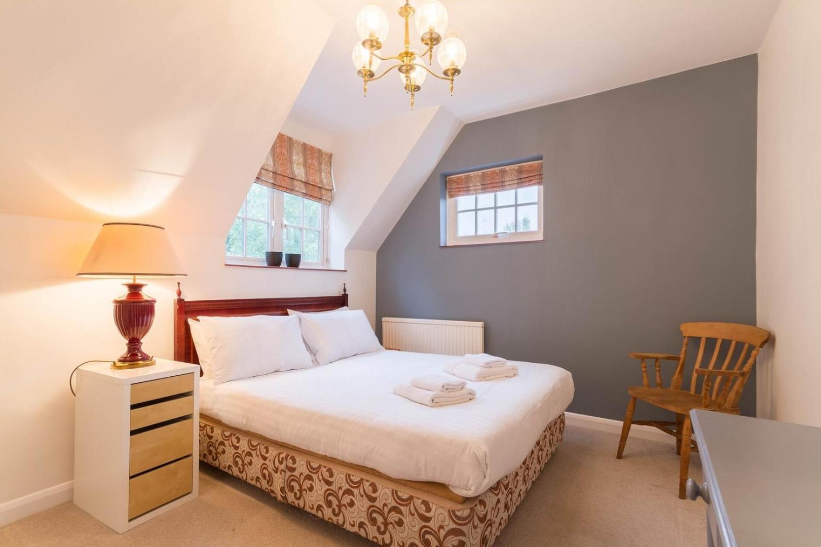 New Cosy 2 Bedroom Detached House West Finchley Apartment *