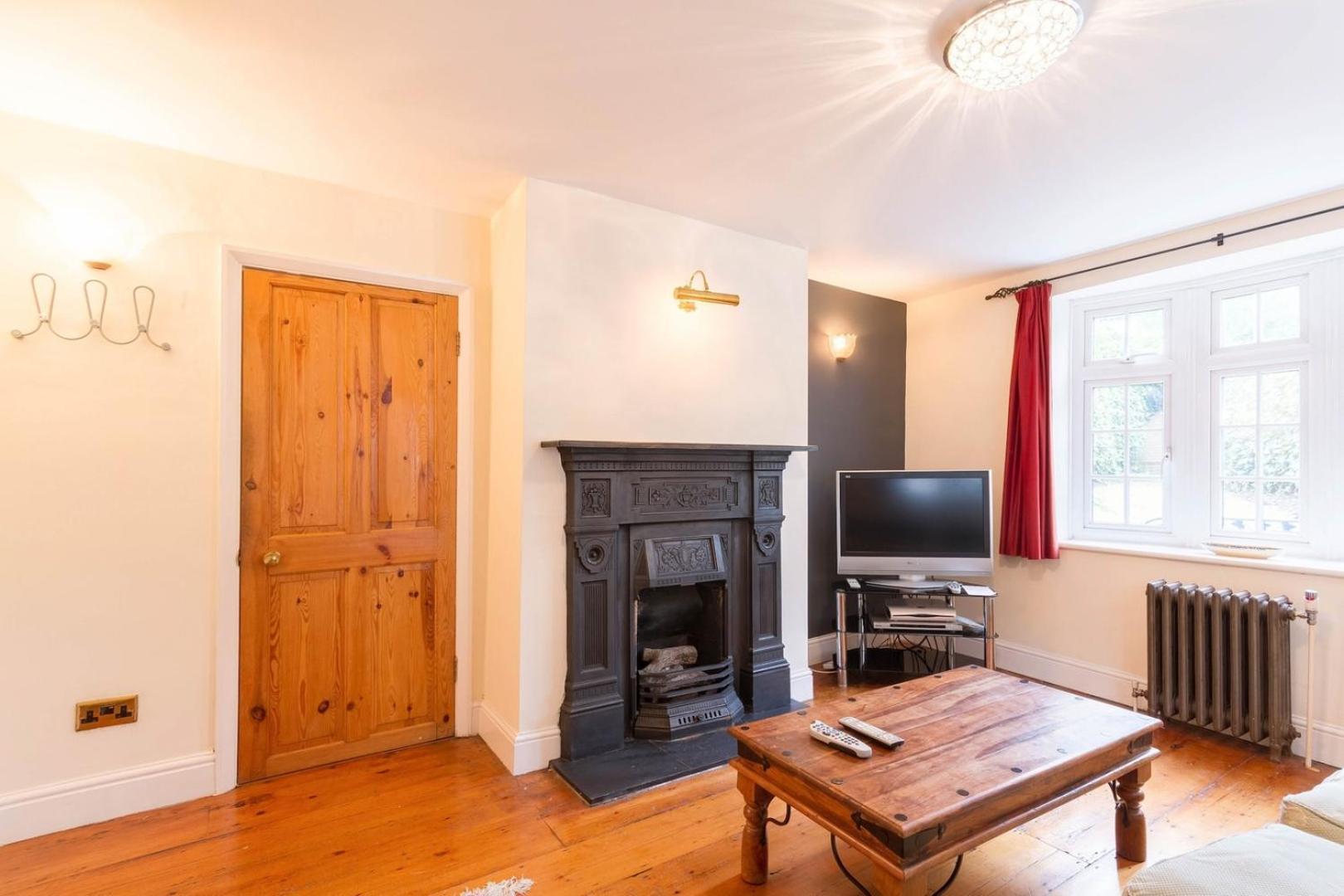 New Cosy 2 Bedroom Detached House West Finchley * London