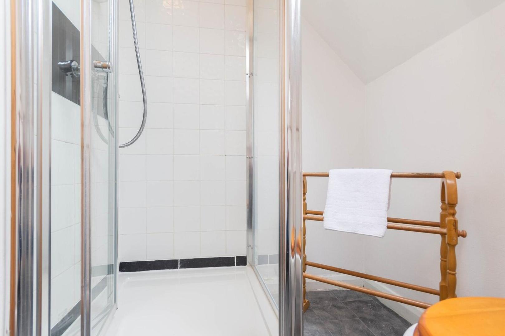 New Cosy 2 Bedroom Detached House West Finchley