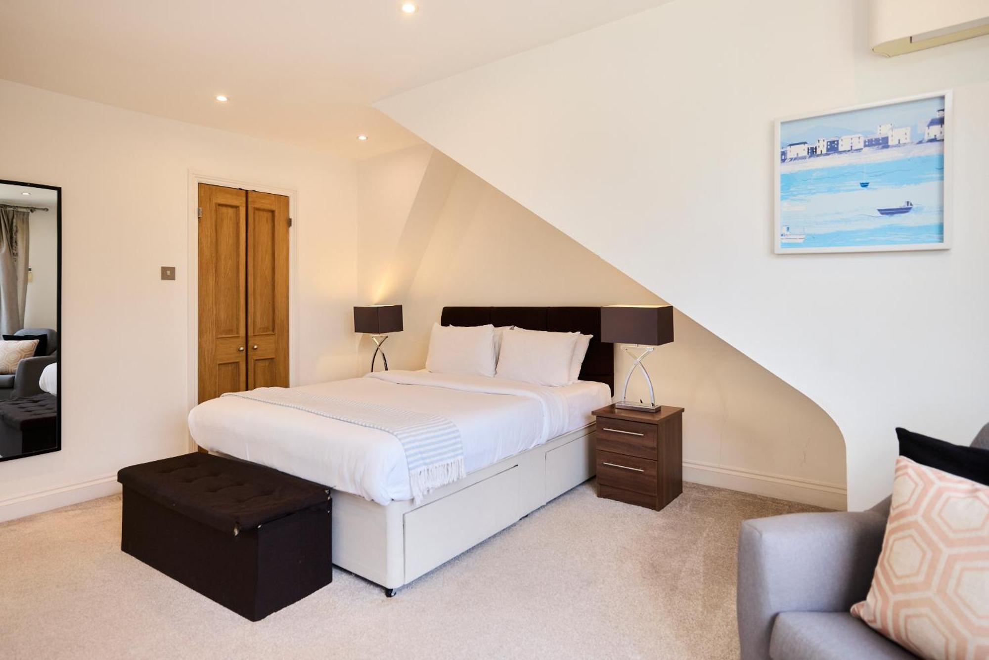 Apartamento The Porchester Gardens - Modern & Bright 4bdr With Garden And Parking