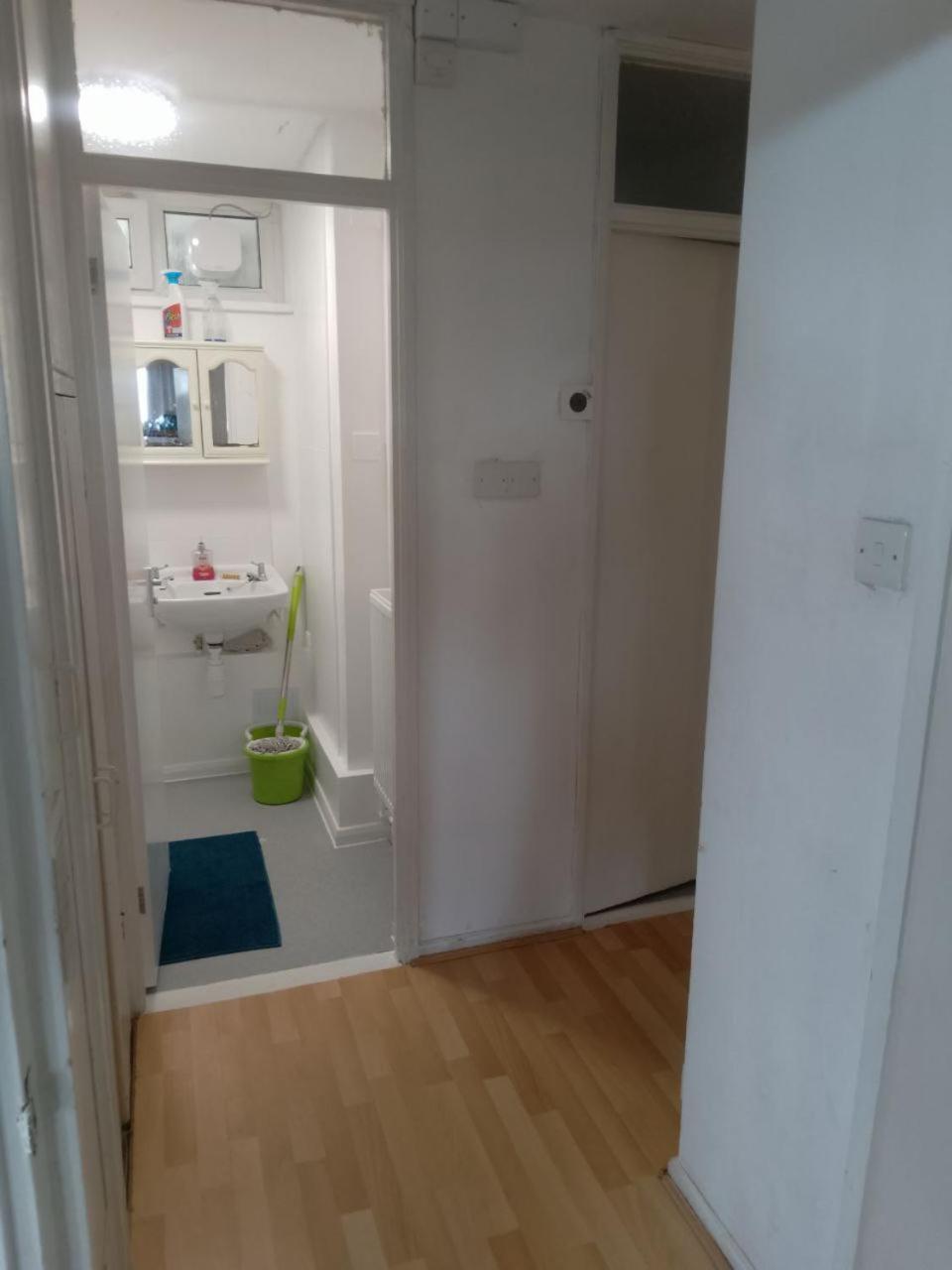 Double In A Cosy Flat In Tooting Habitación en casa particular Londres