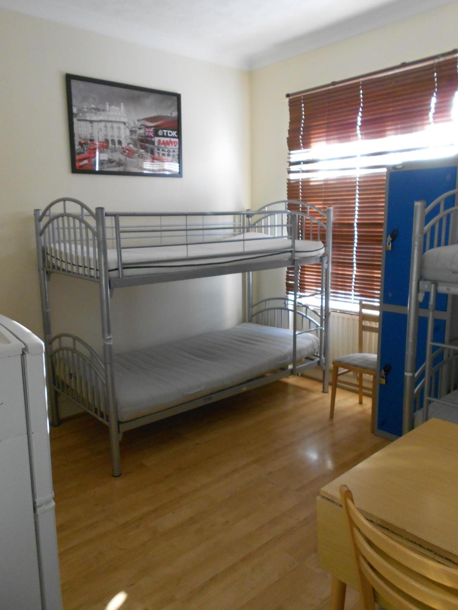 24/7 Hostal