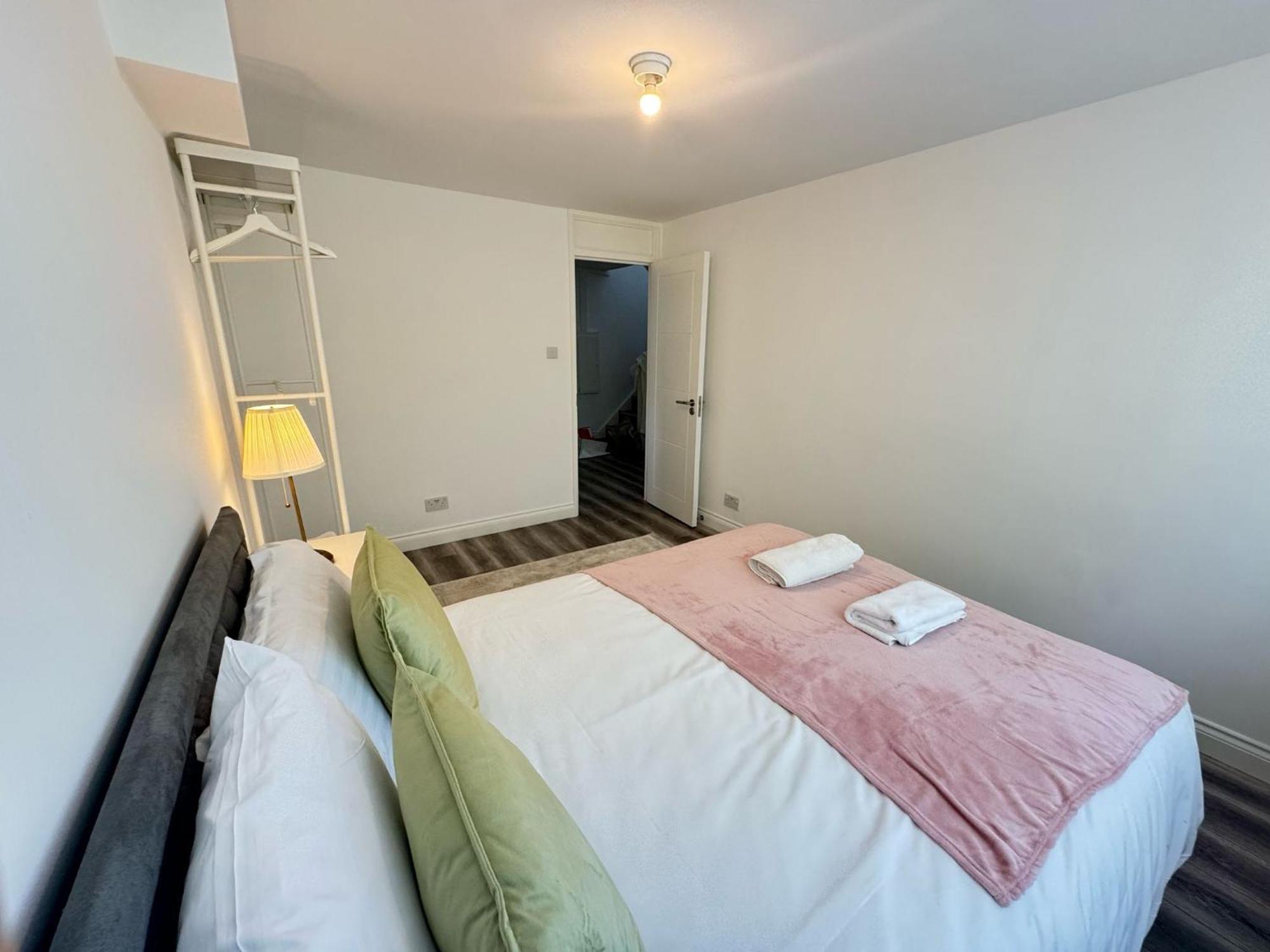 Betty Homes - Nearby Angel And Highbury Apartment *