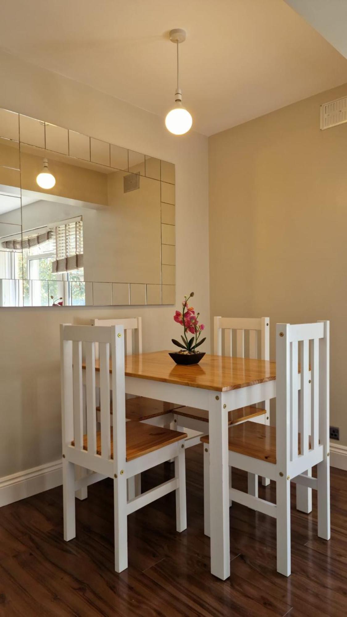 2 Bed Close To *