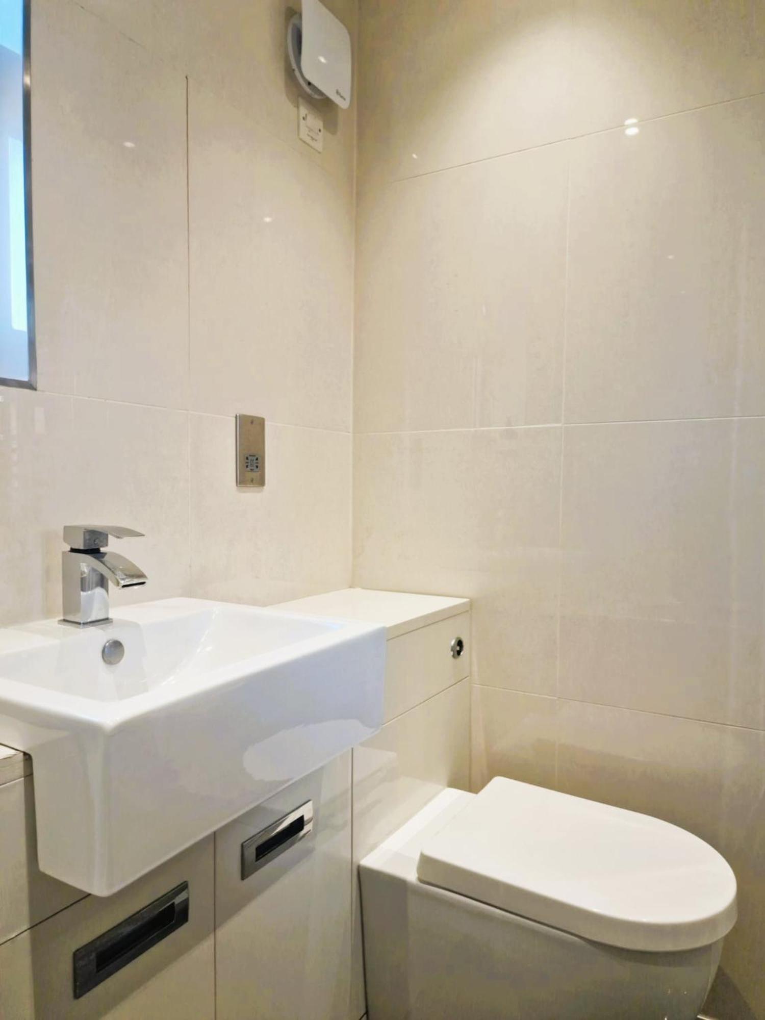 2 Bed Close To London
