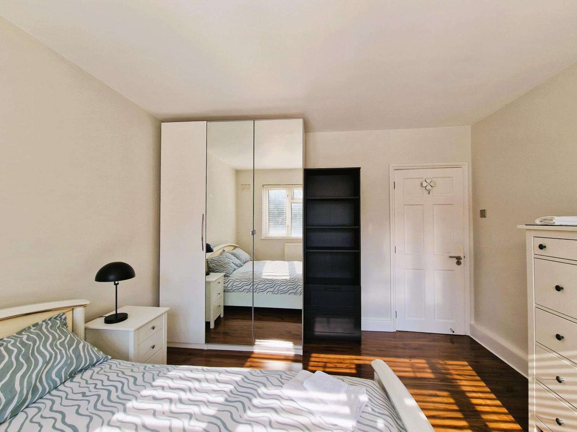 Apartment 2 Bed Close To