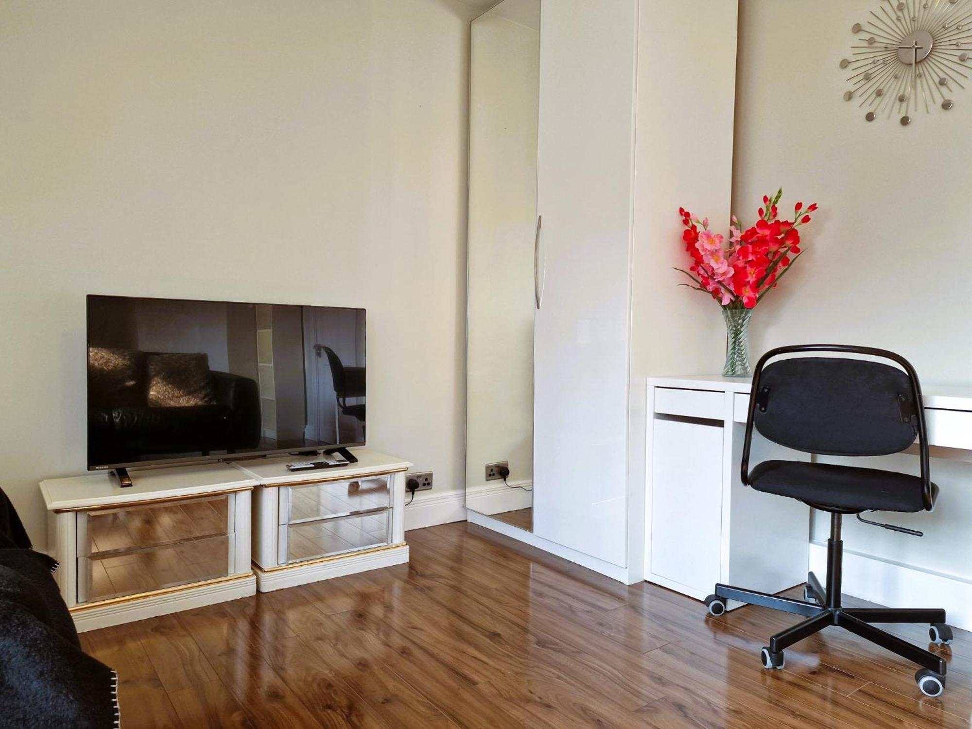 Apartment 2 Bed Close To