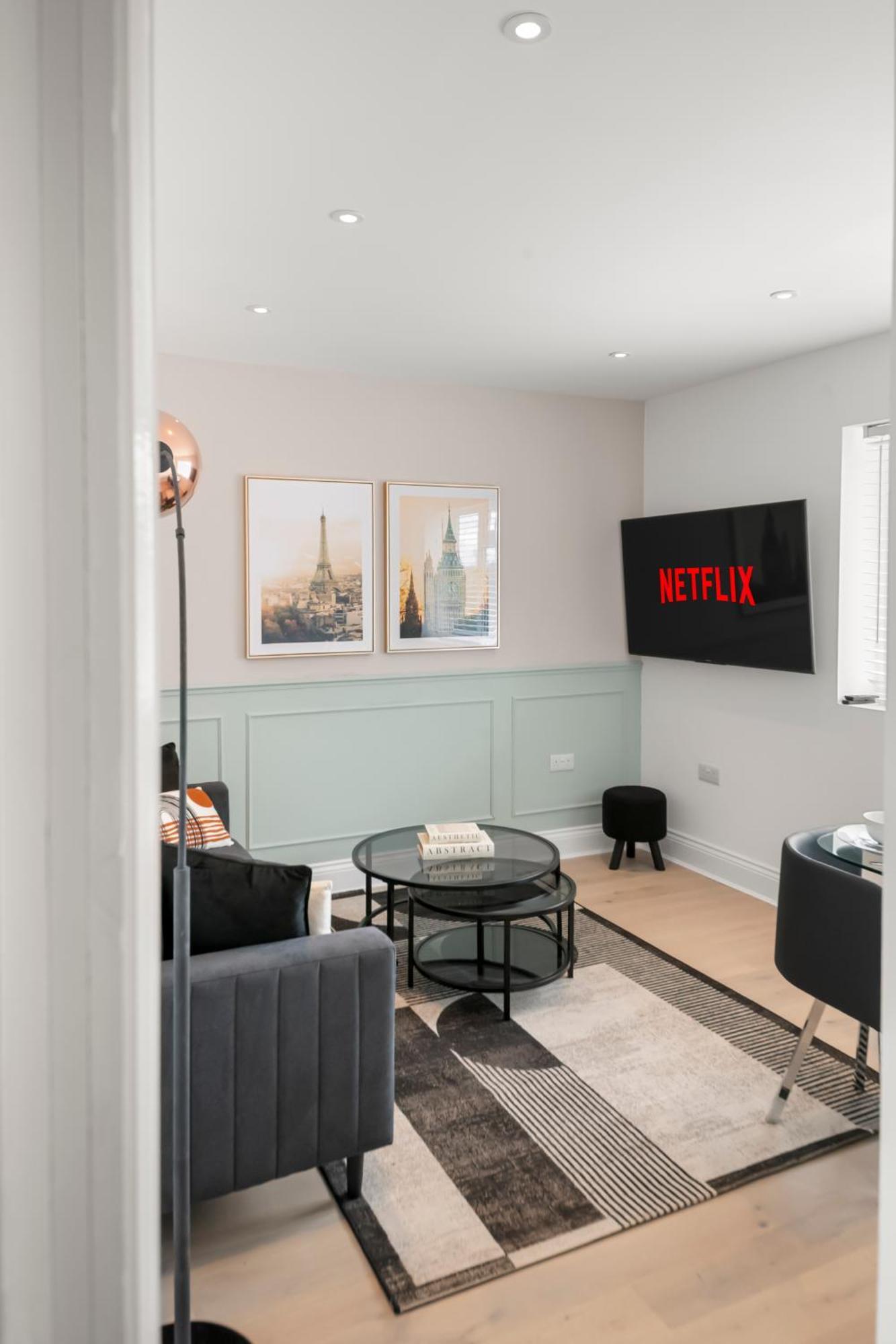 Relax In Style I Business & Leisure I Free Parking Appartement Londen