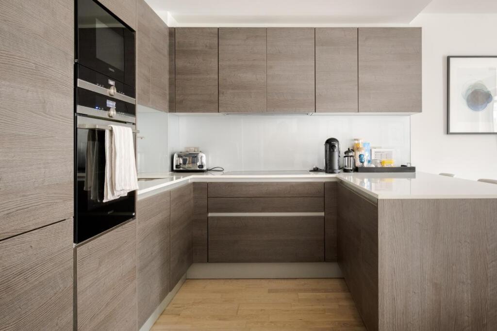 Apartment Serene Private Townhouse With Ac & Balcony For 6 *