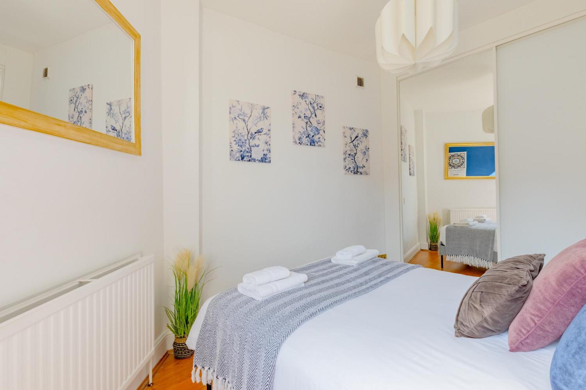 Idyllic 2bd Retreat By The River Thames Fulham *