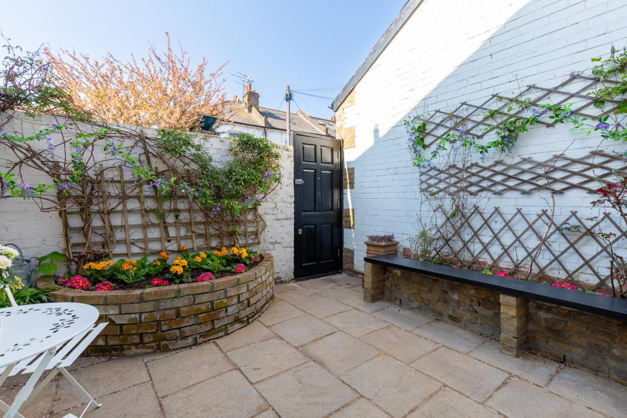 Idyllic 2bd Retreat By The River Thames Fulham * London