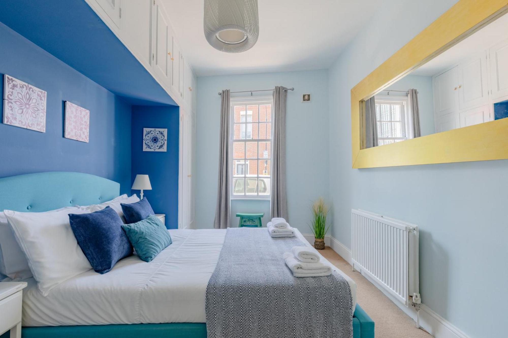 Idyllic 2bd Retreat By The River Thames Fulham Apartment *
