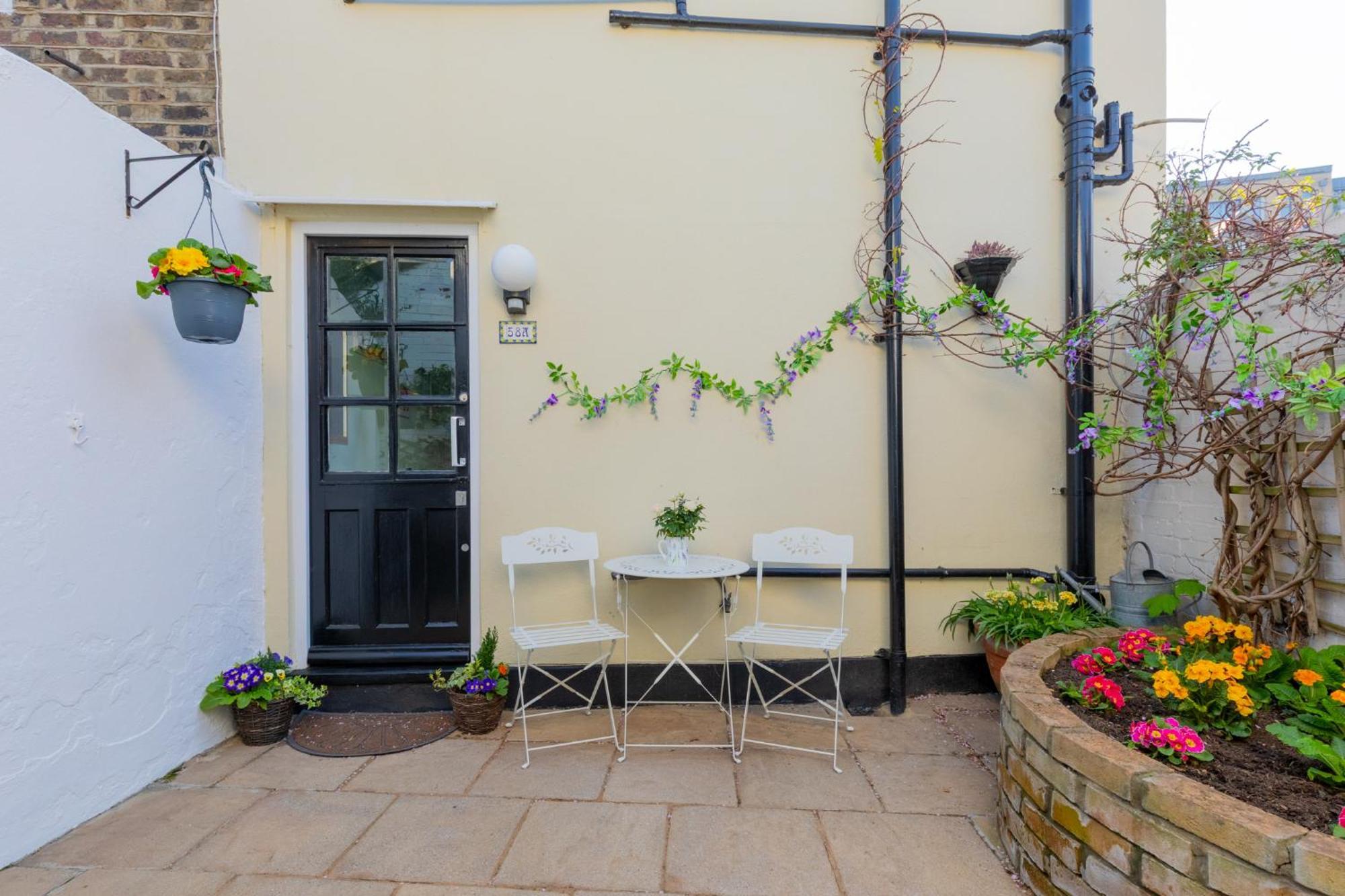 Idyllic 2bd Retreat By The River Thames Fulham Apartment