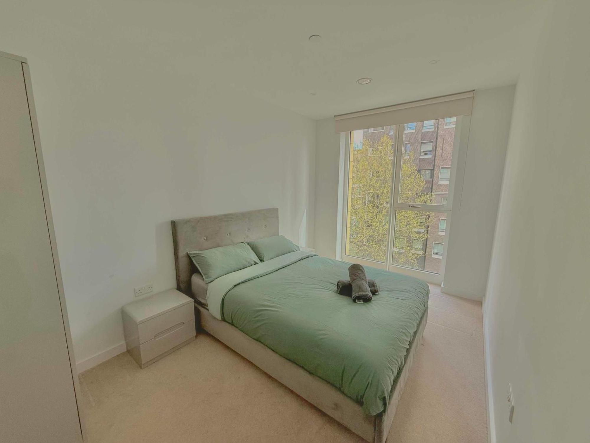 Luxury With Private Balcony In Zone 1 Apartment *