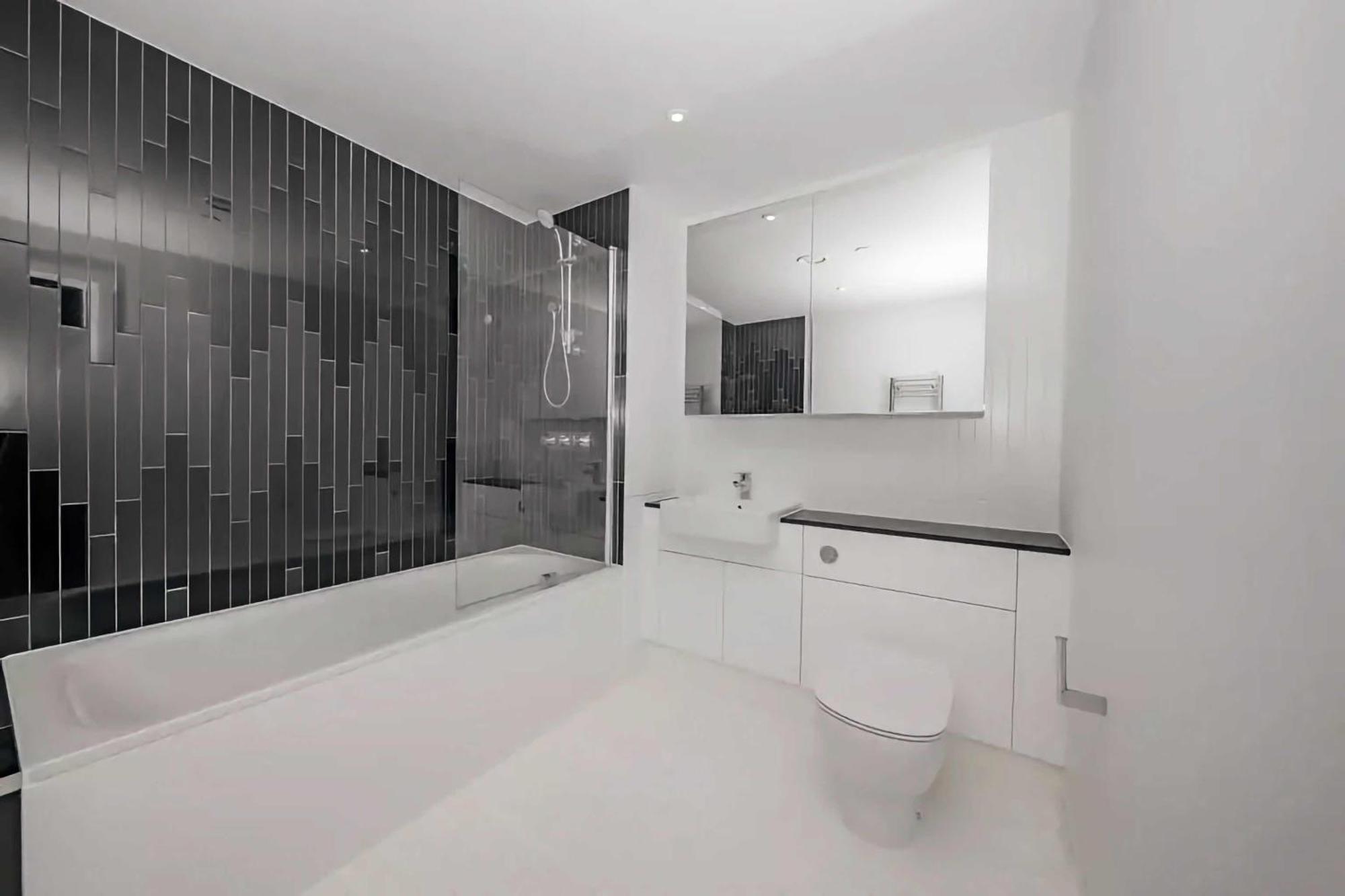 Apartment Luxury With Private Balcony In Zone 1 London