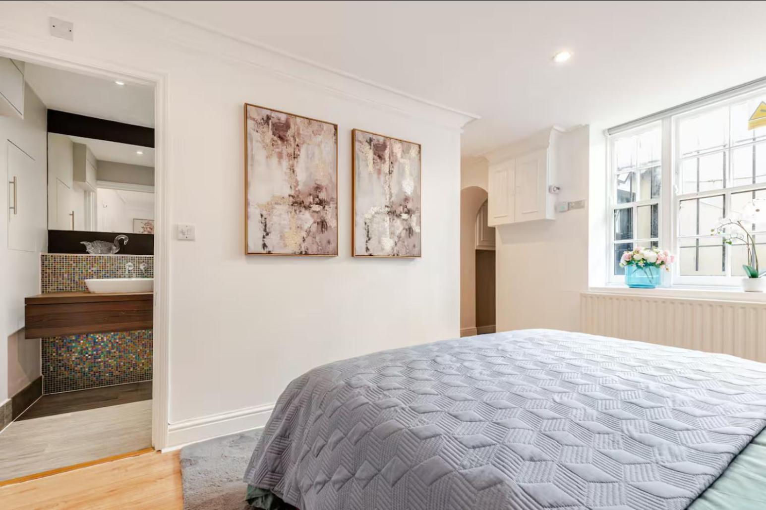 Spacious And Private By Royal Palace London