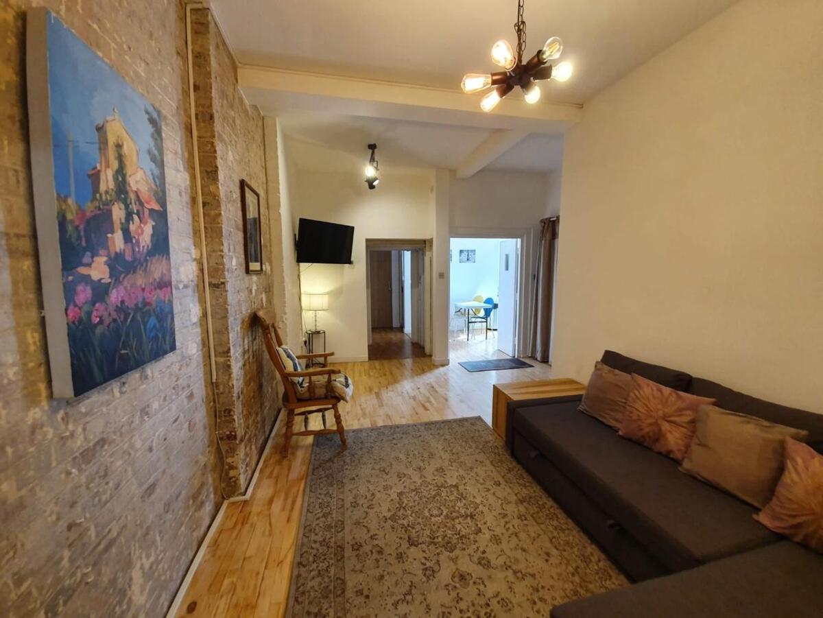 3-bedroom Spacious In Shoreditch Apartment