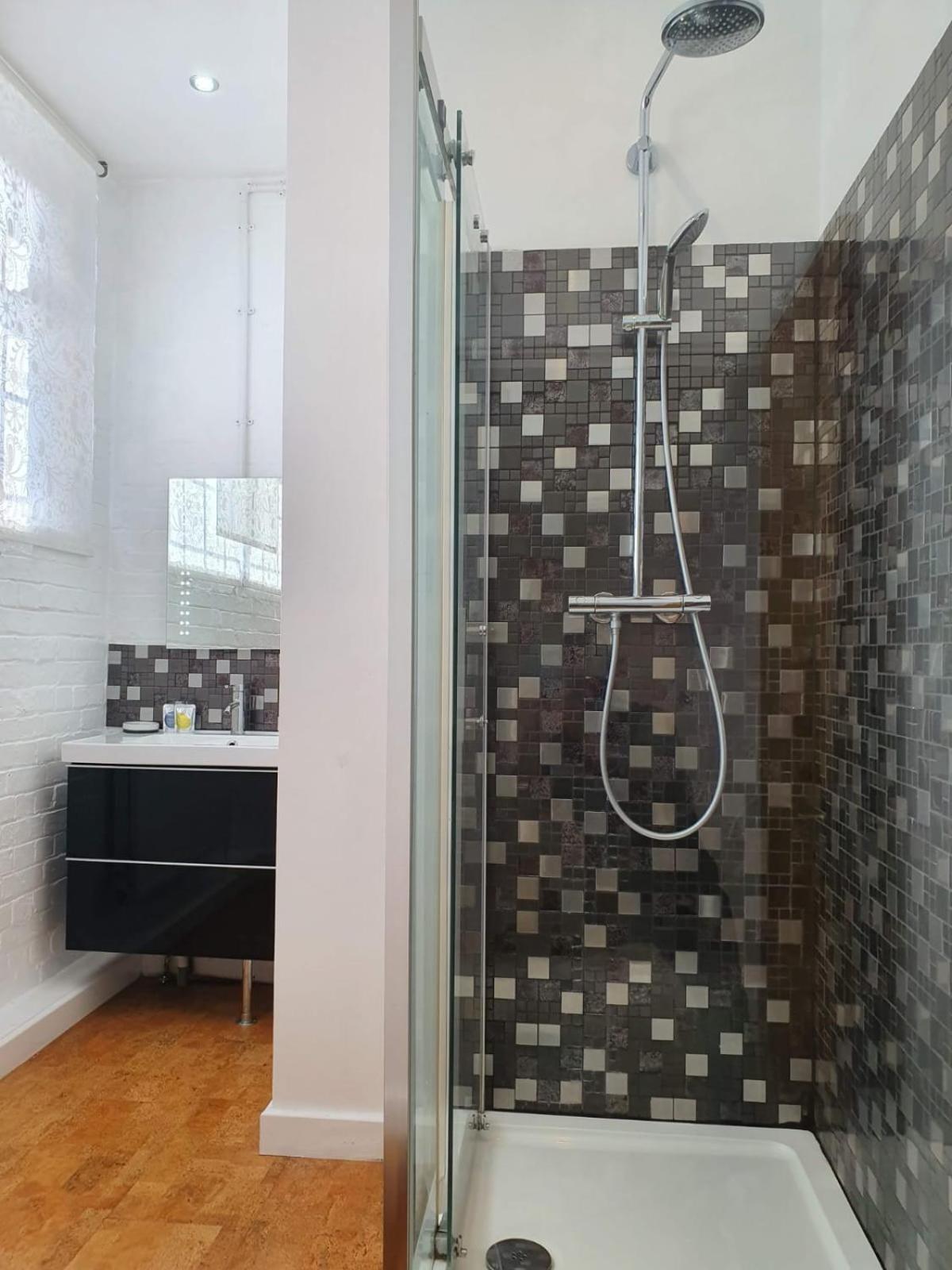 3-bedroom Spacious In Shoreditch Apartment *