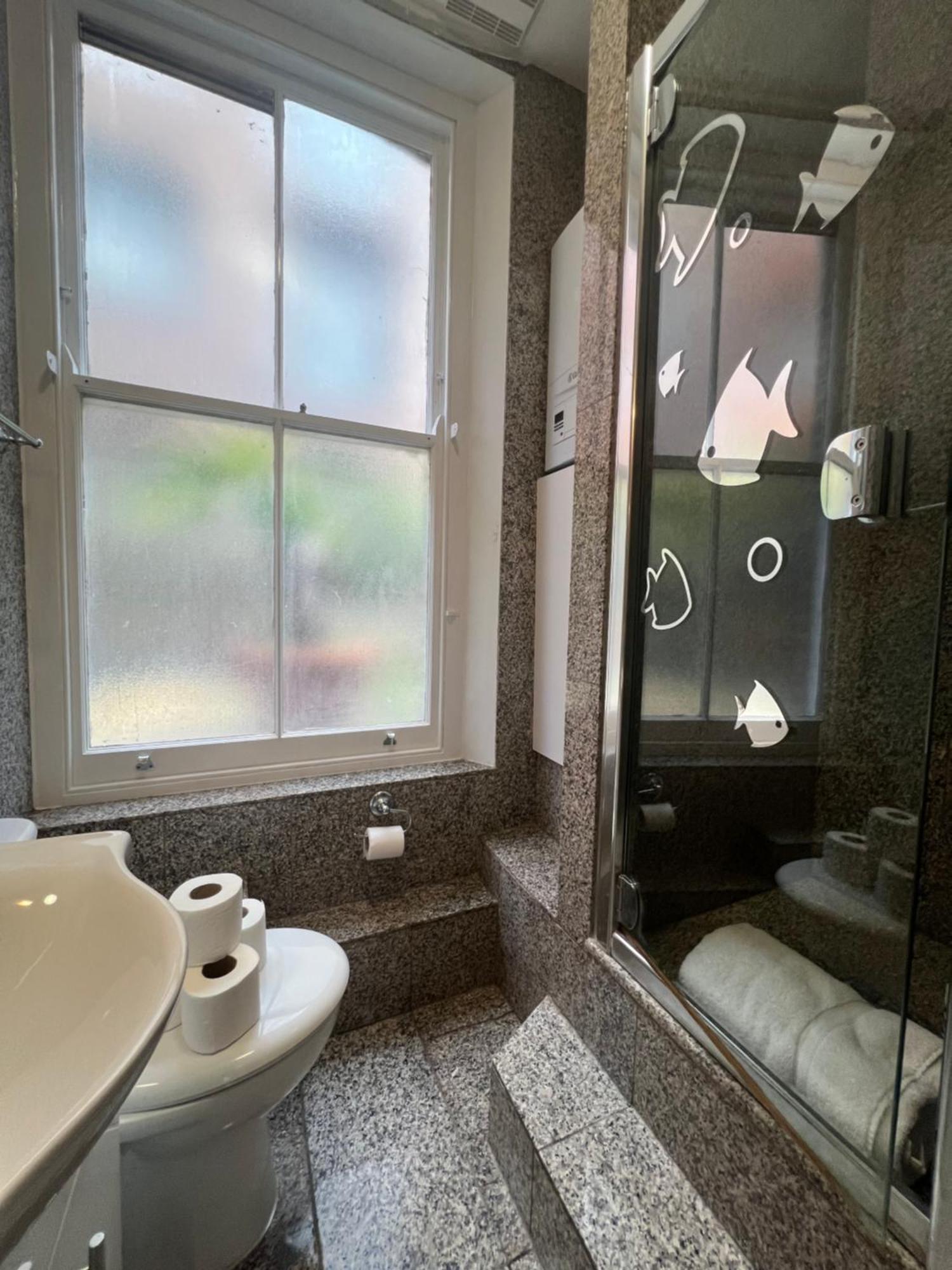 Stylish And Modern In Vibrant Soho Unbeatable Location Wdg * London