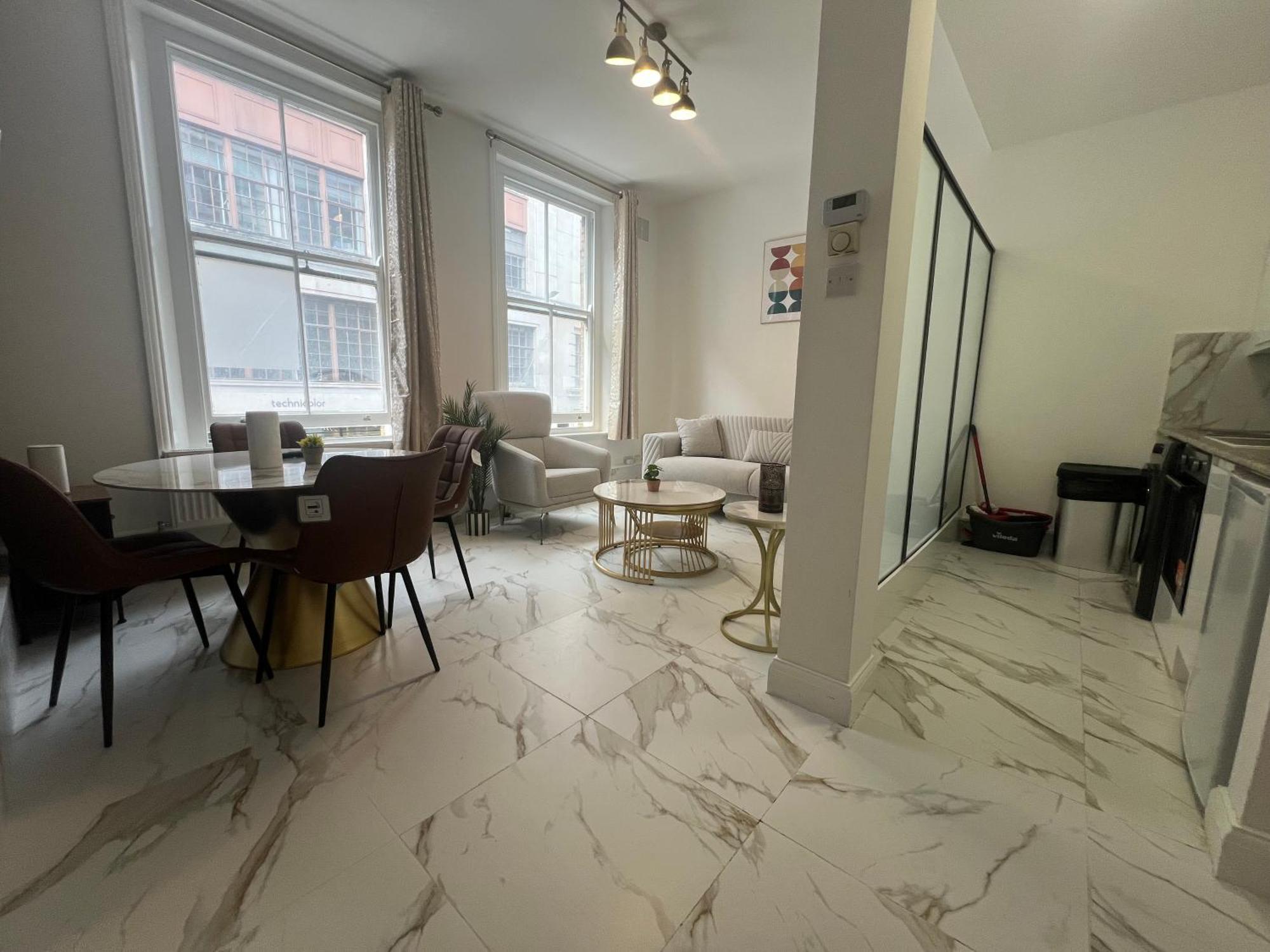 Stylish And Modern In Vibrant Soho Unbeatable Location Wdg Apartment London