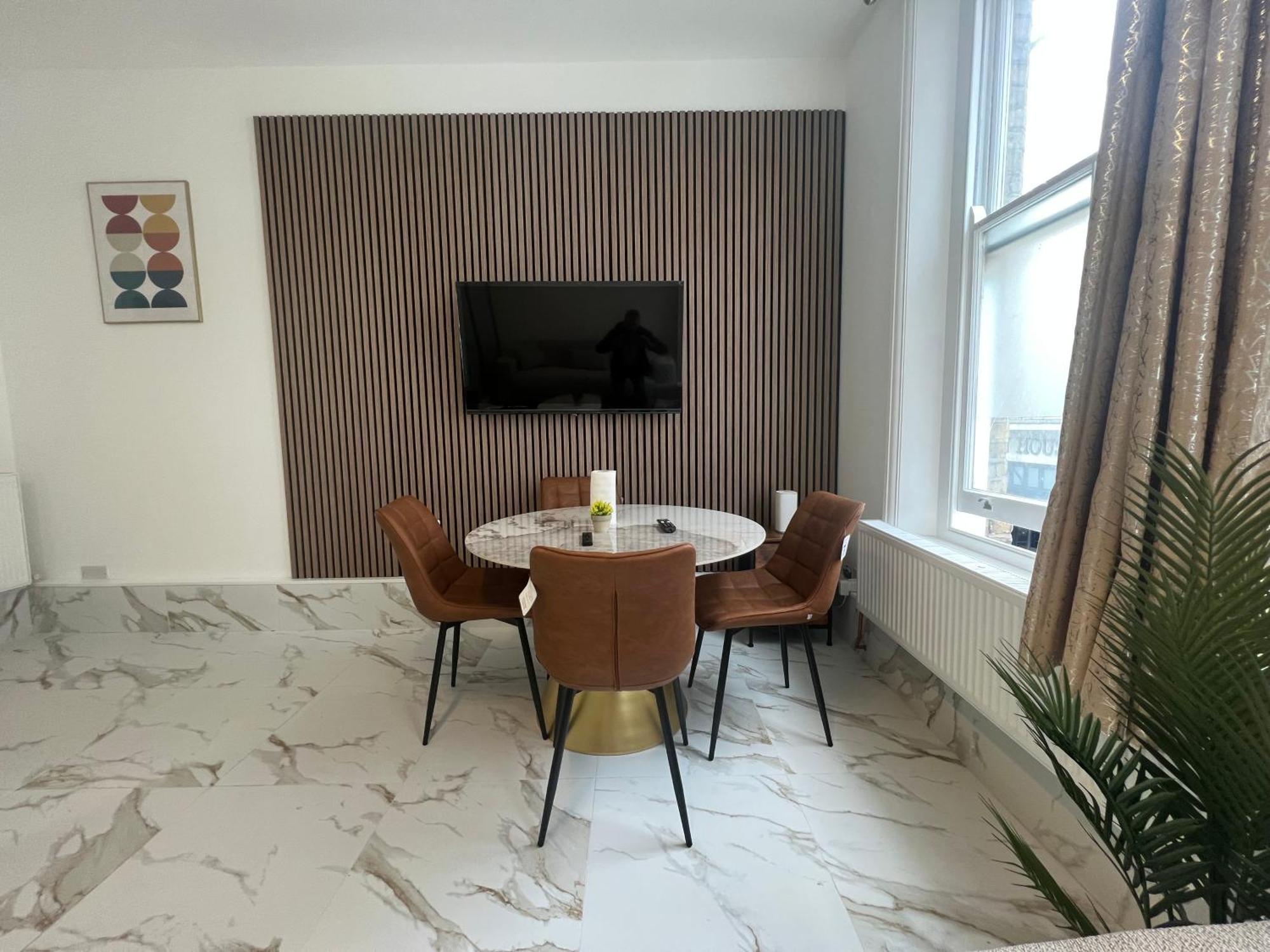 Stylish And Modern In Vibrant Soho Unbeatable Location Wdg London