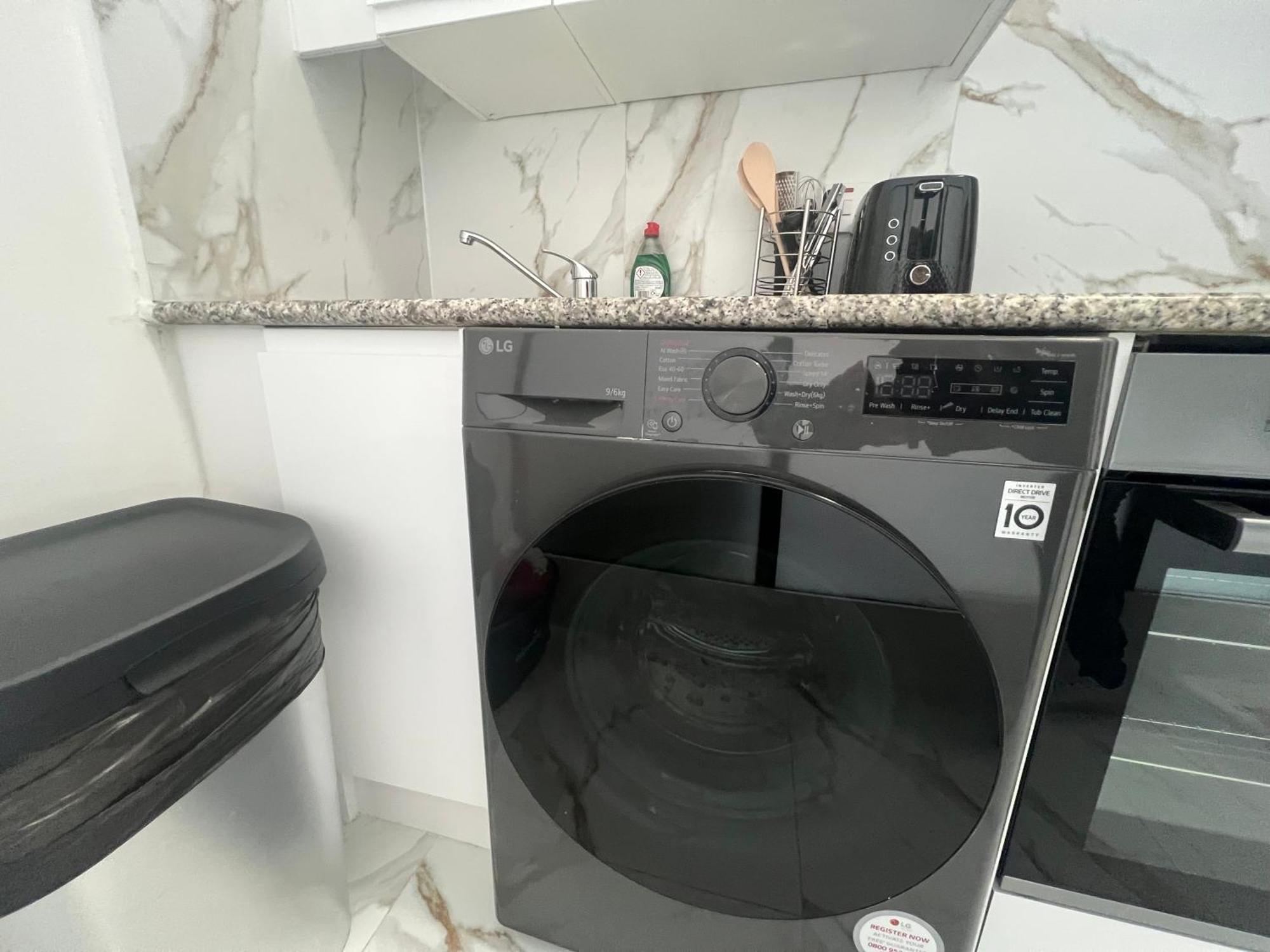 Stylish And Modern In Vibrant Soho Unbeatable Location Wdg Apartment *