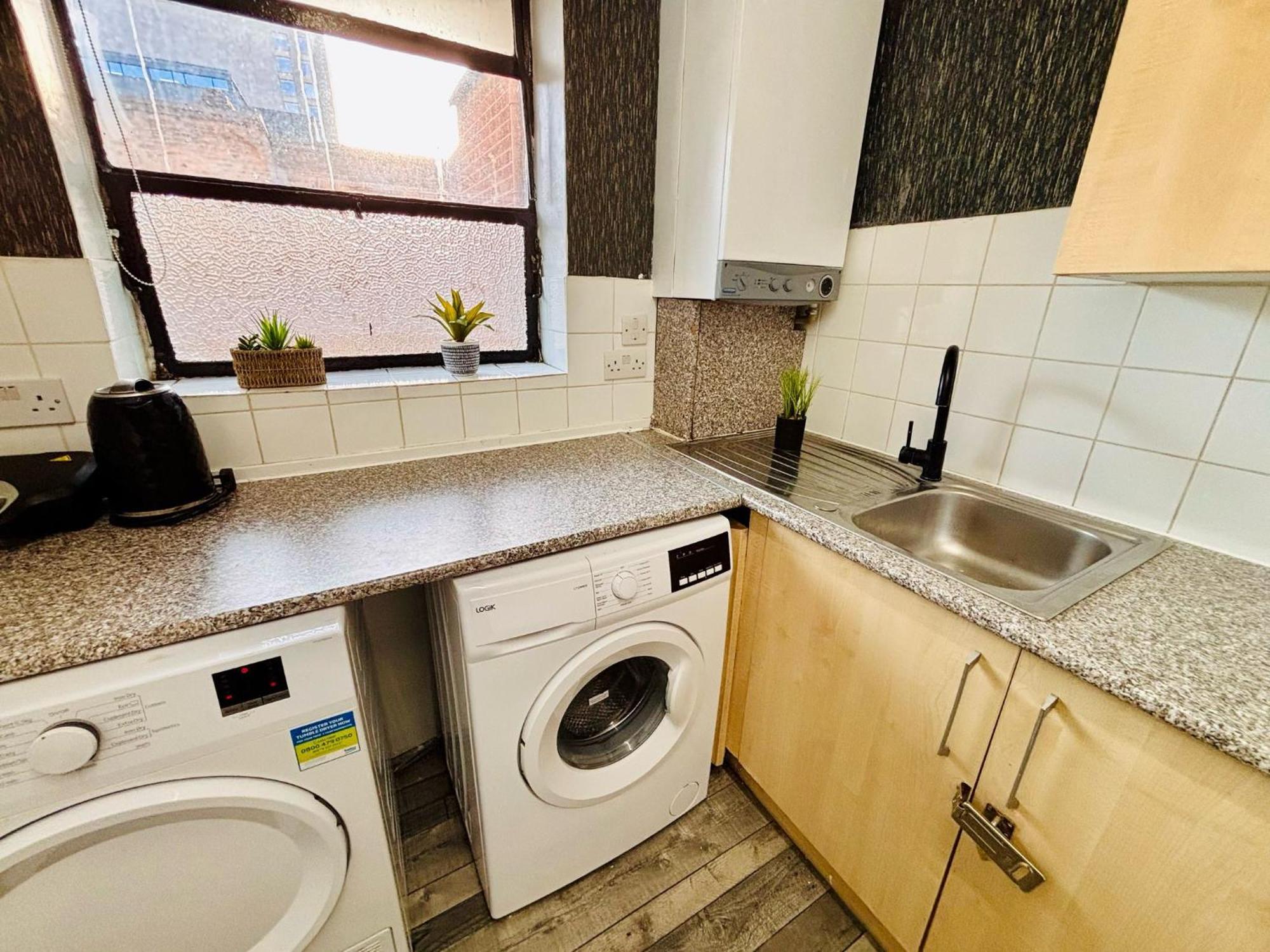 Apartment Flats, Location For Tourists, Next Tower Bridge London