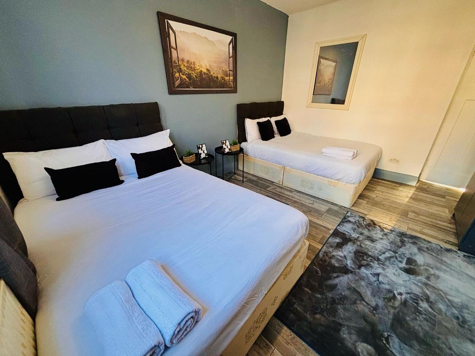 Apartment Flats, Location For Tourists, Next Tower Bridge London