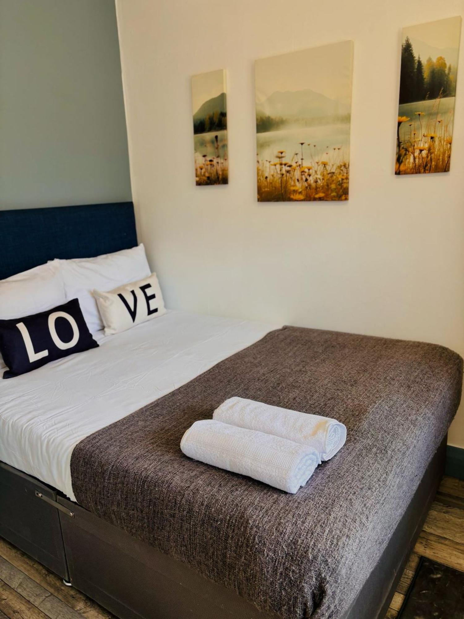 Apartment Flats, Location For Tourists, Next Tower Bridge London