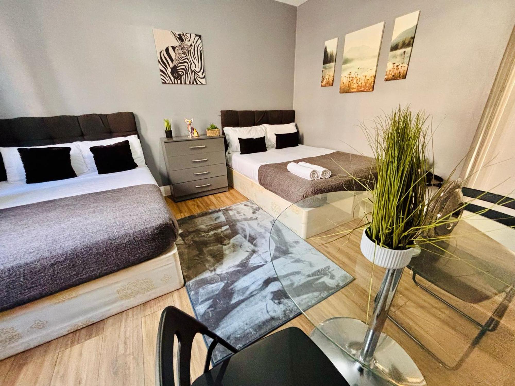 Apartment Flats, Location For Tourists, Next Tower Bridge London