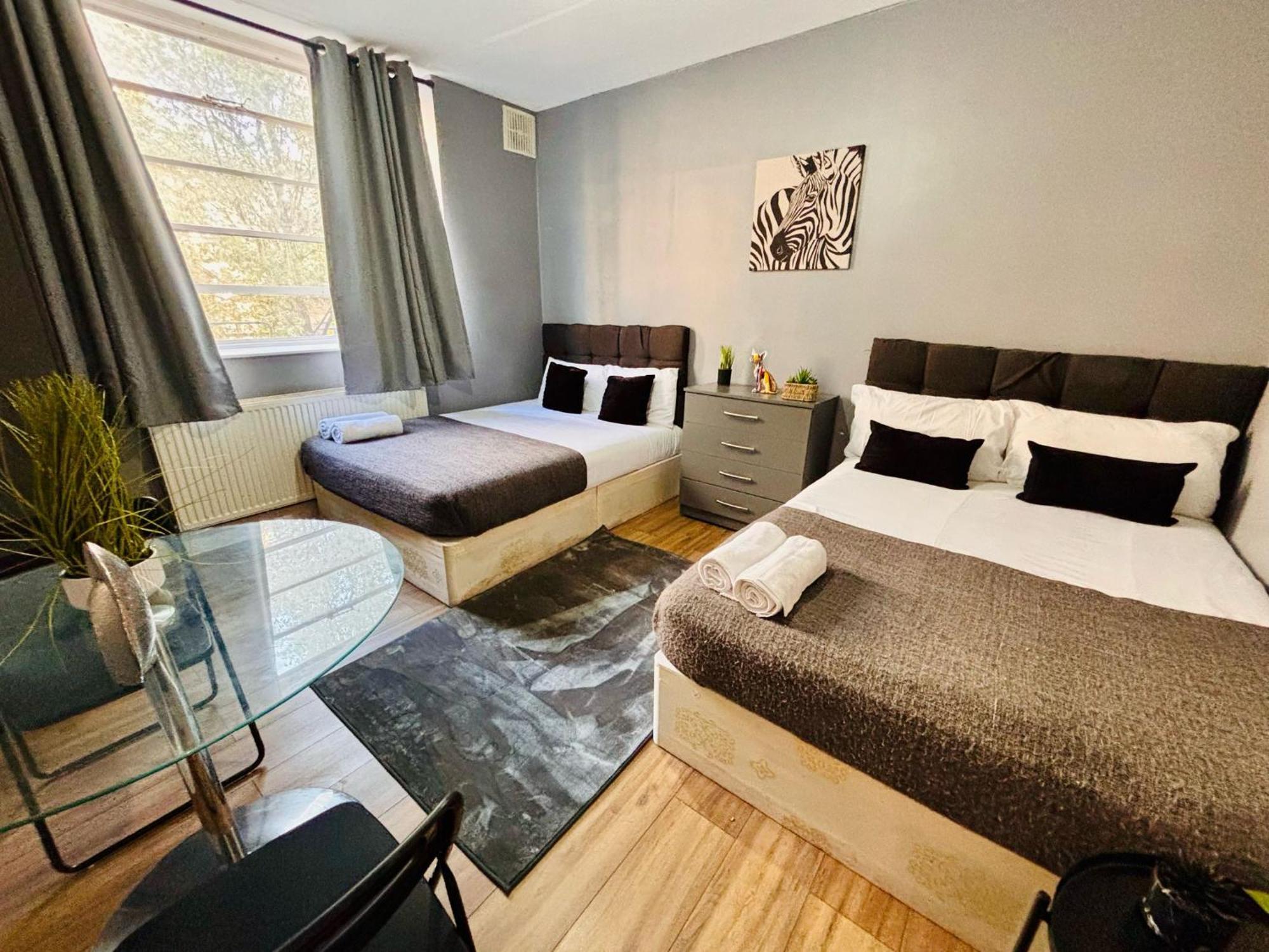 Apartment Flats, Location For Tourists, Next Tower Bridge London