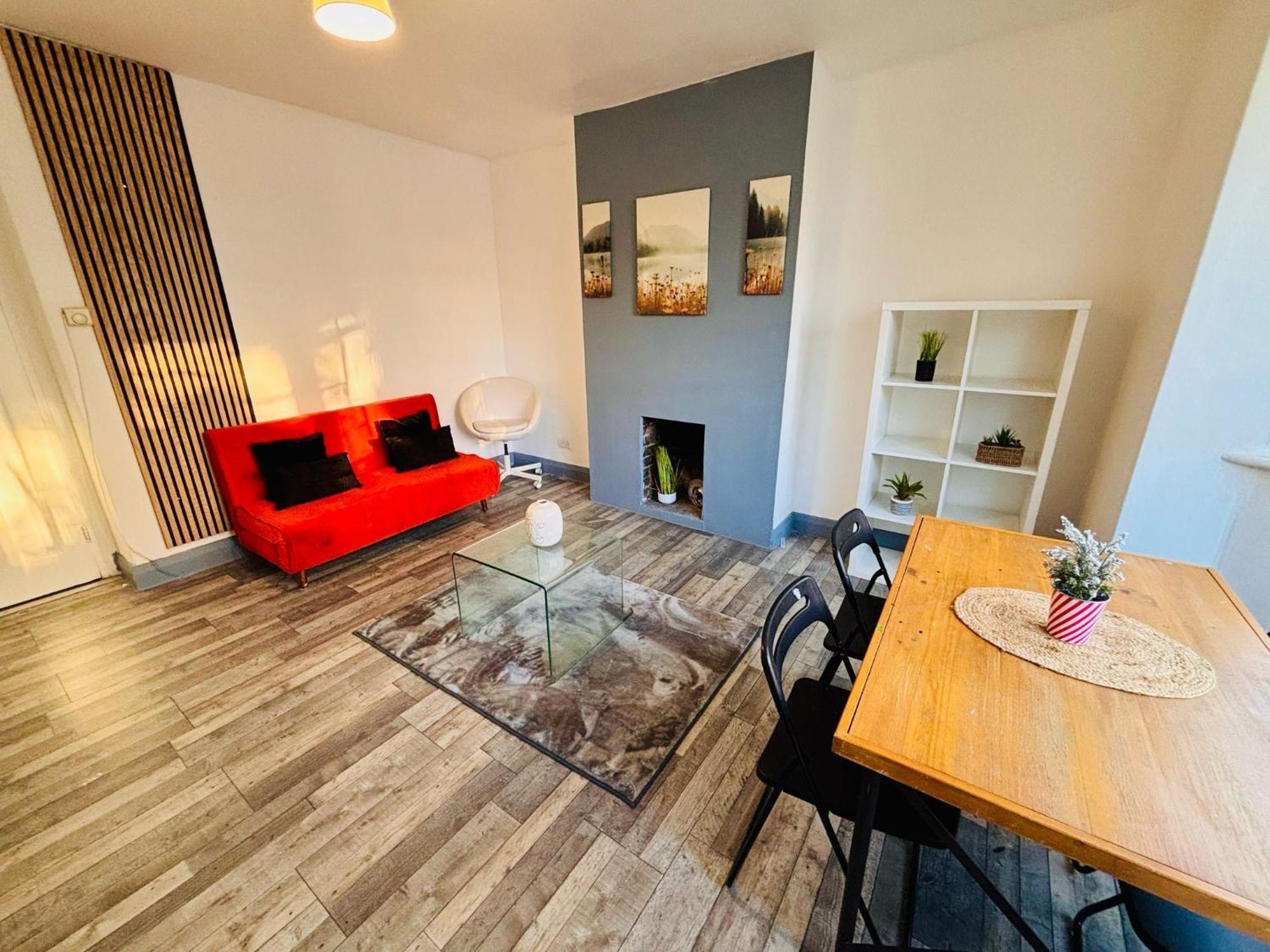 Flats, Location For Tourists, Next Tower Bridge London