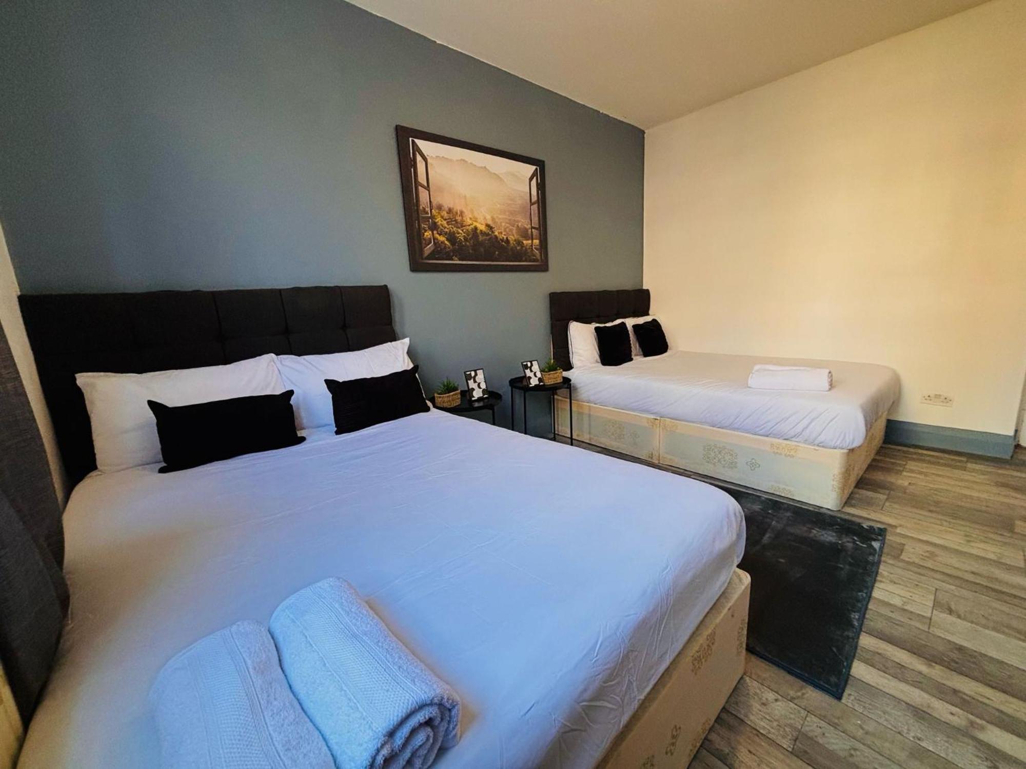 Apartment Flats, Location For Tourists, Next Tower Bridge