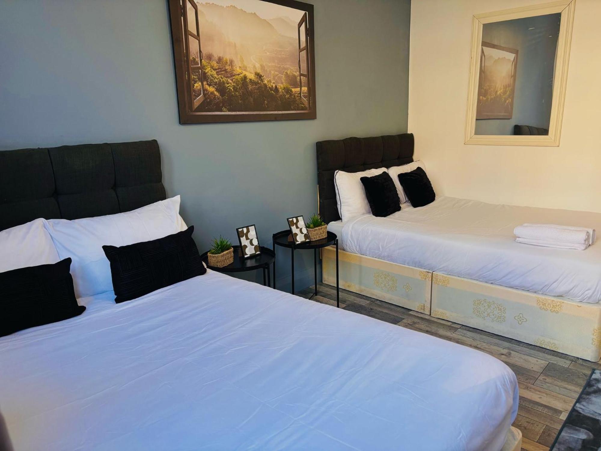 Flats, Location For Tourists, Next Tower Bridge Apartment