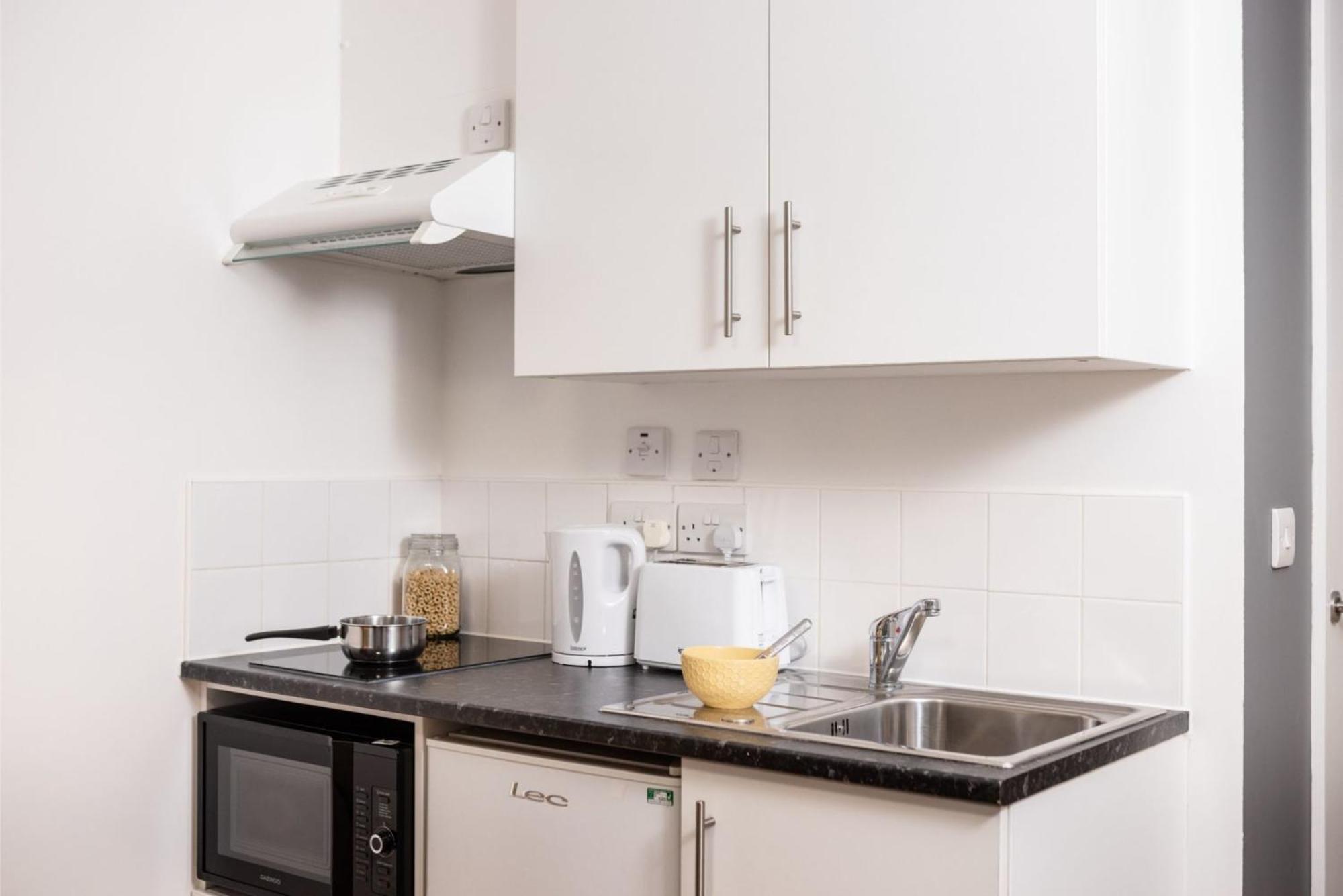 Consort Village In West Apartment